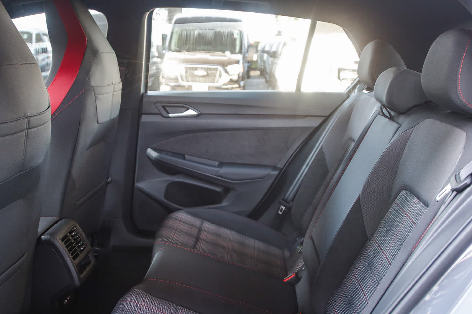 Thumbnail: 2025 Volkswagen Golf - 19