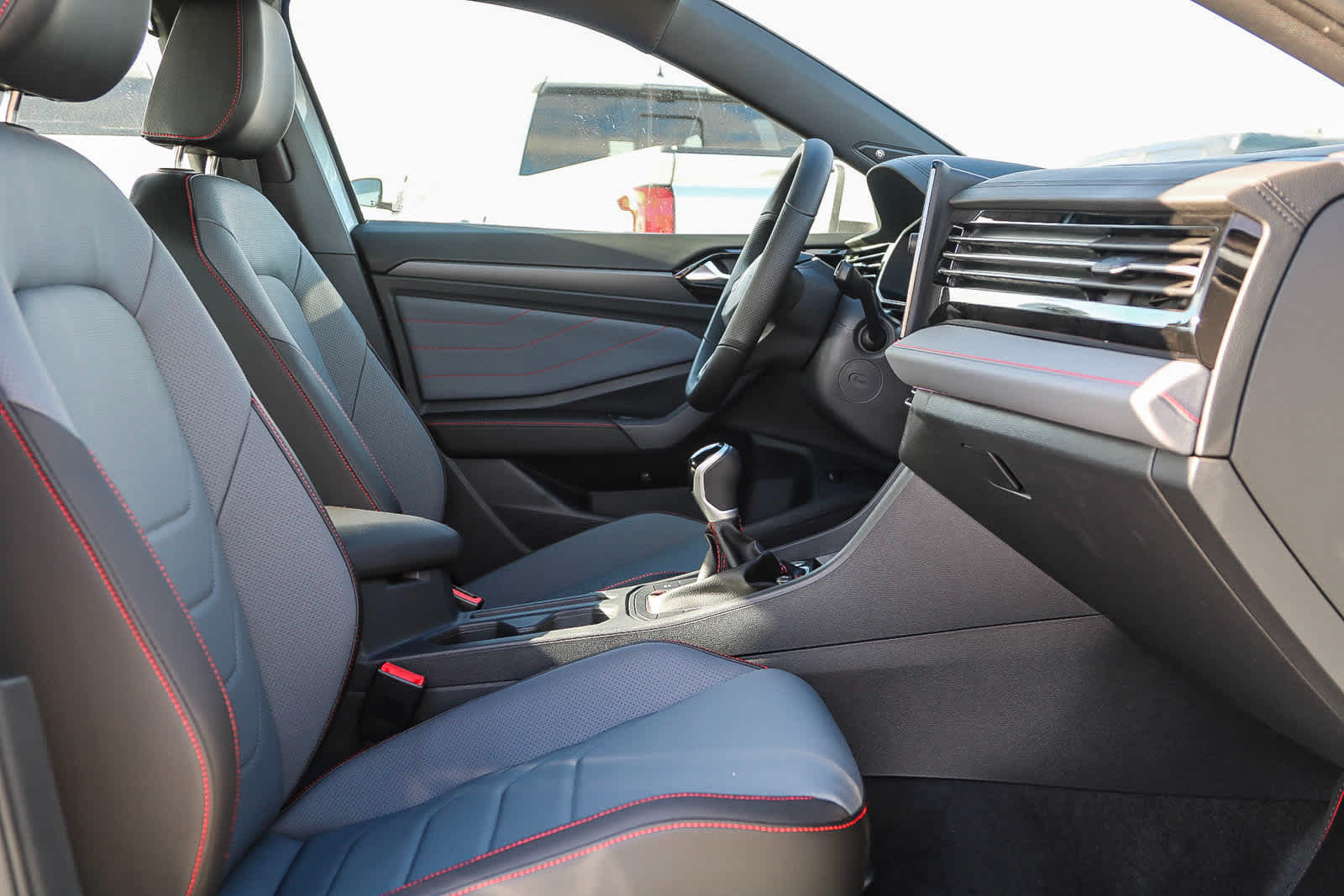 Thumbnail: 2025 Volkswagen Jetta - 19