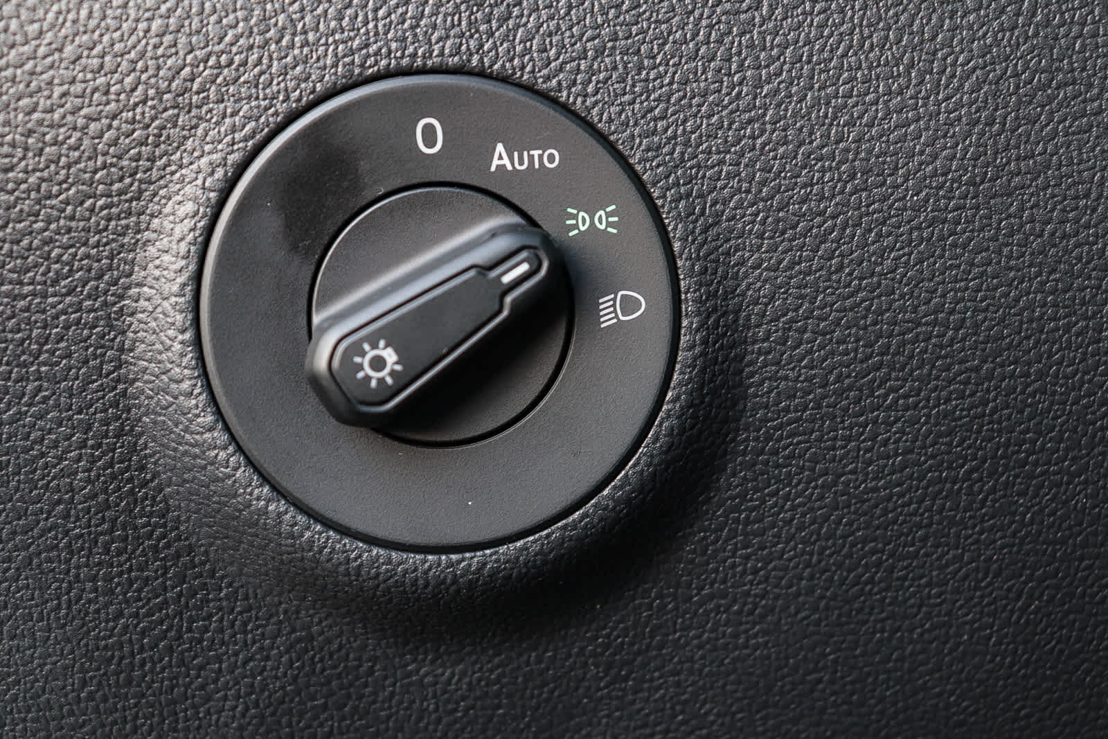 Thumbnail: 2022 Volkswagen Taos - 23