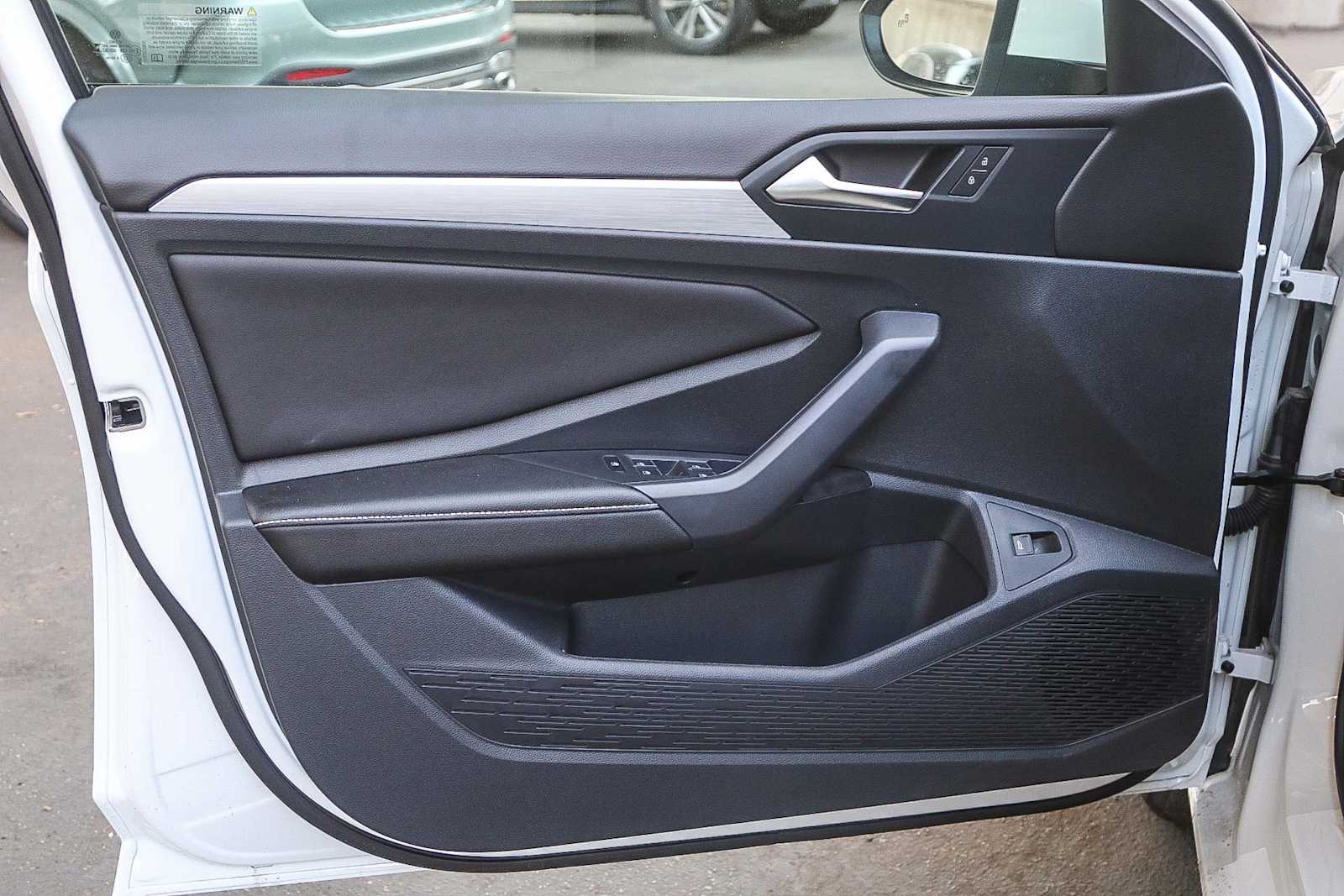 Thumbnail: 2025 Volkswagen Jetta - 23