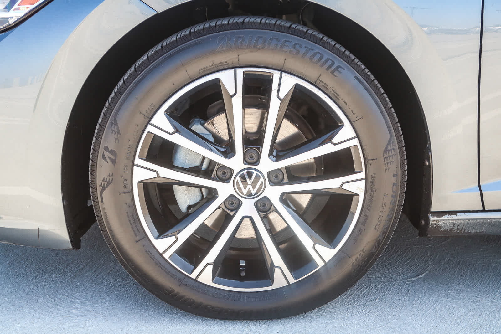 Thumbnail: 2023 Volkswagen Jetta - 11