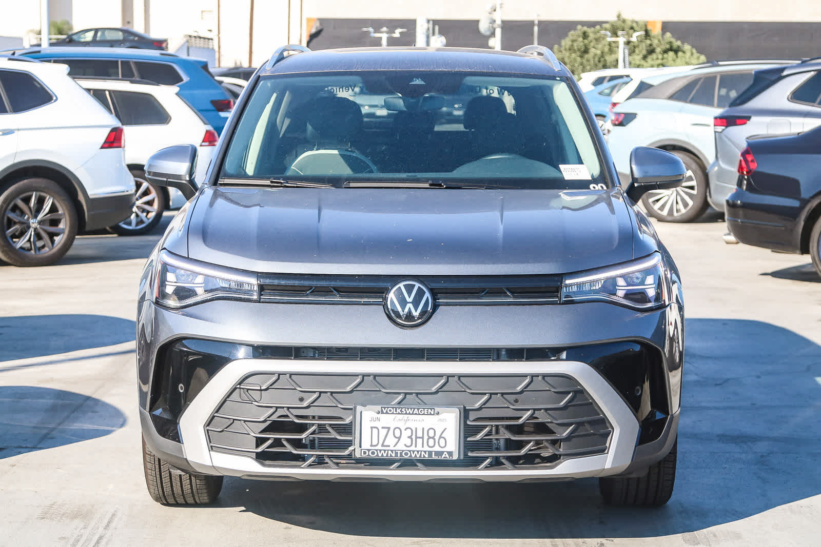 2025 Volkswagen Taos SE photo 2
