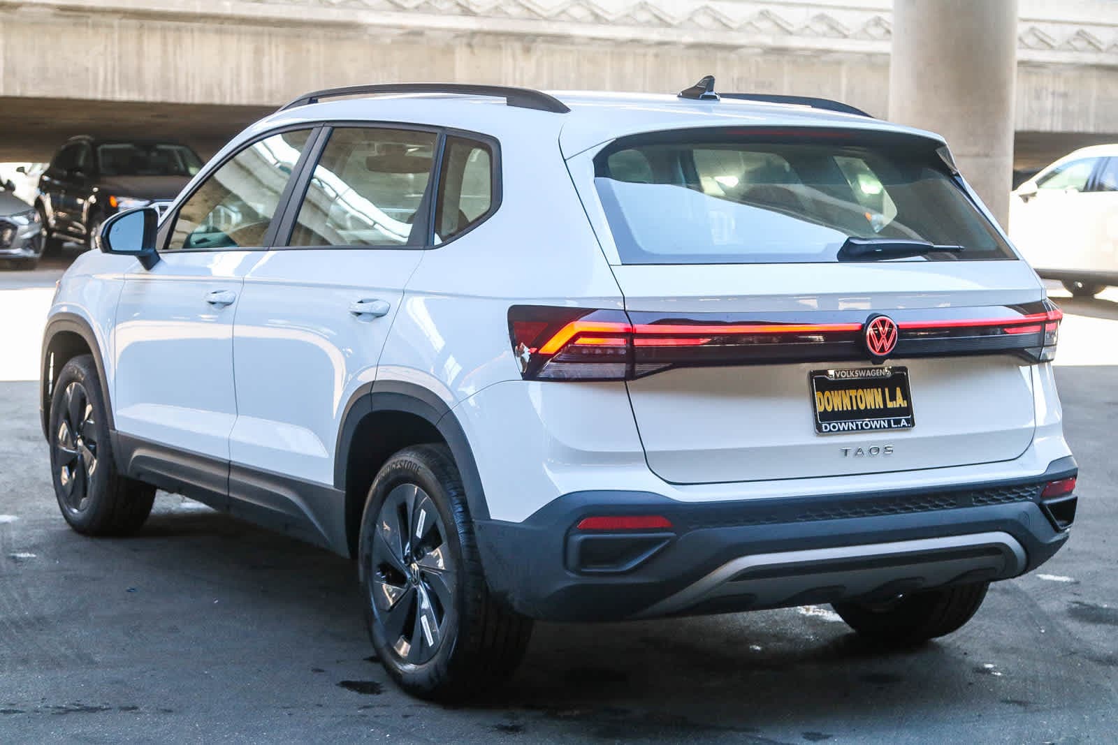 Thumbnail: 2025 Volkswagen Taos - 8