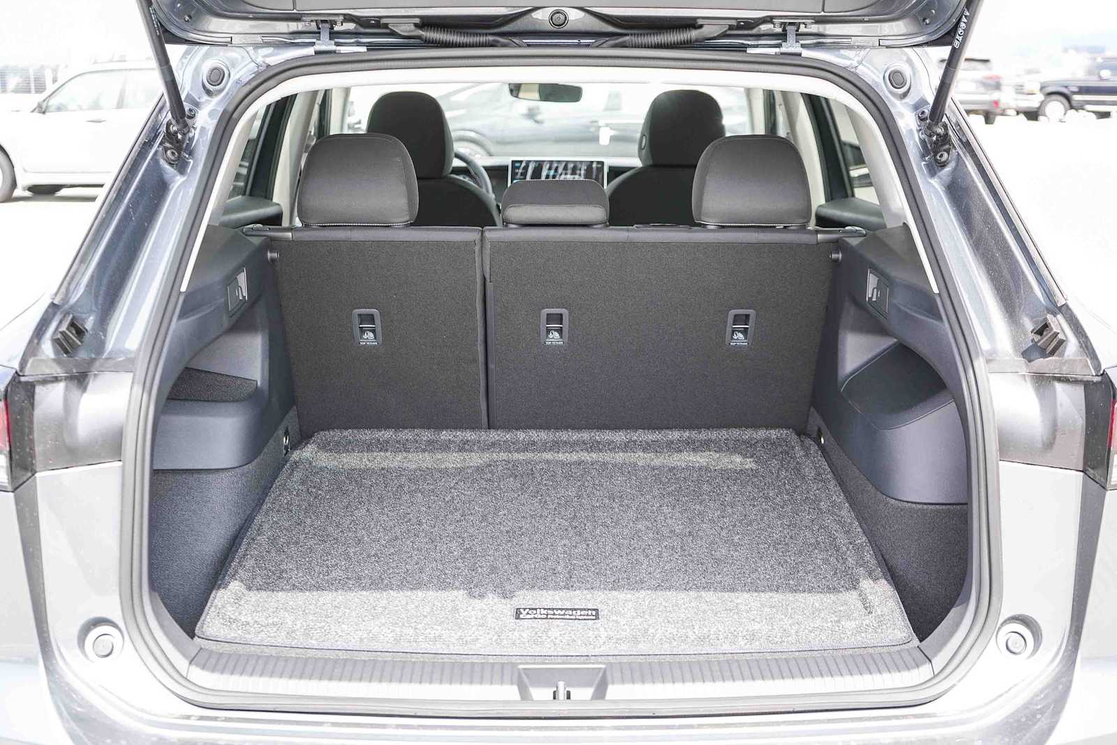Thumbnail: 2026 Volkswagen Tiguan - 12