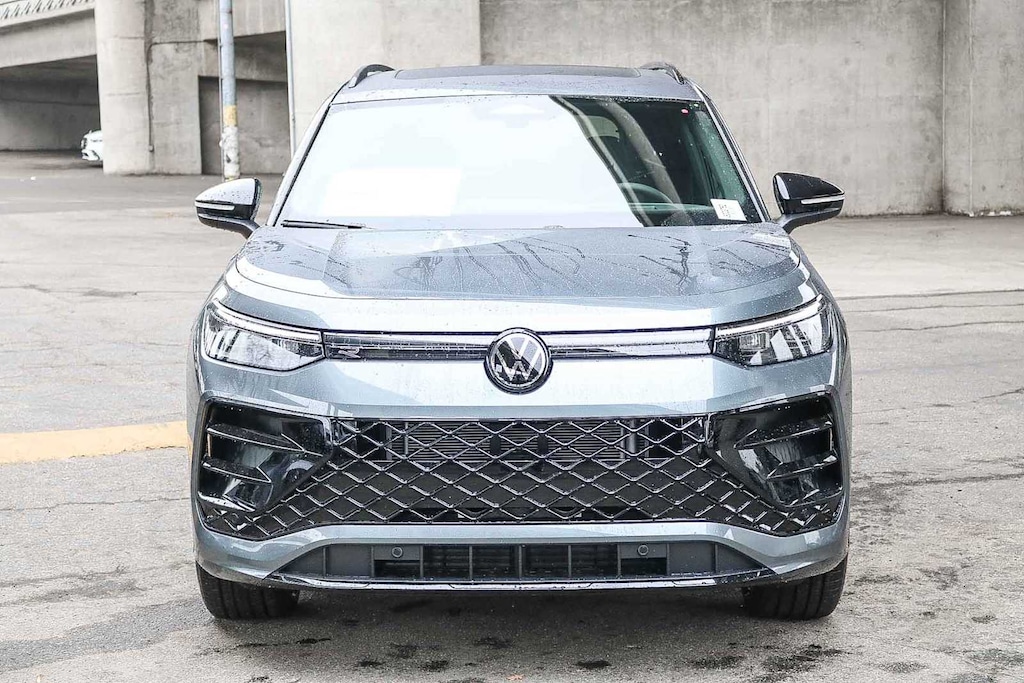 New 2026 Volkswagen Tiguan 2.0T SE SUV