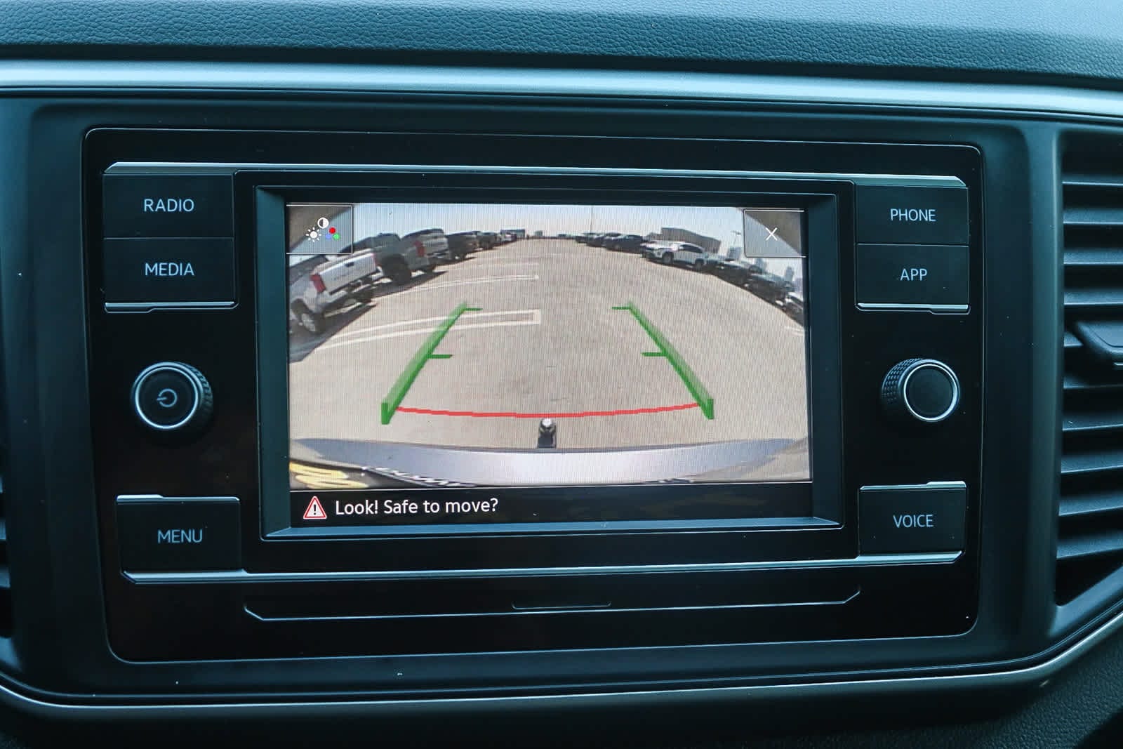 Thumbnail: 2021 Volkswagen Atlas - 25