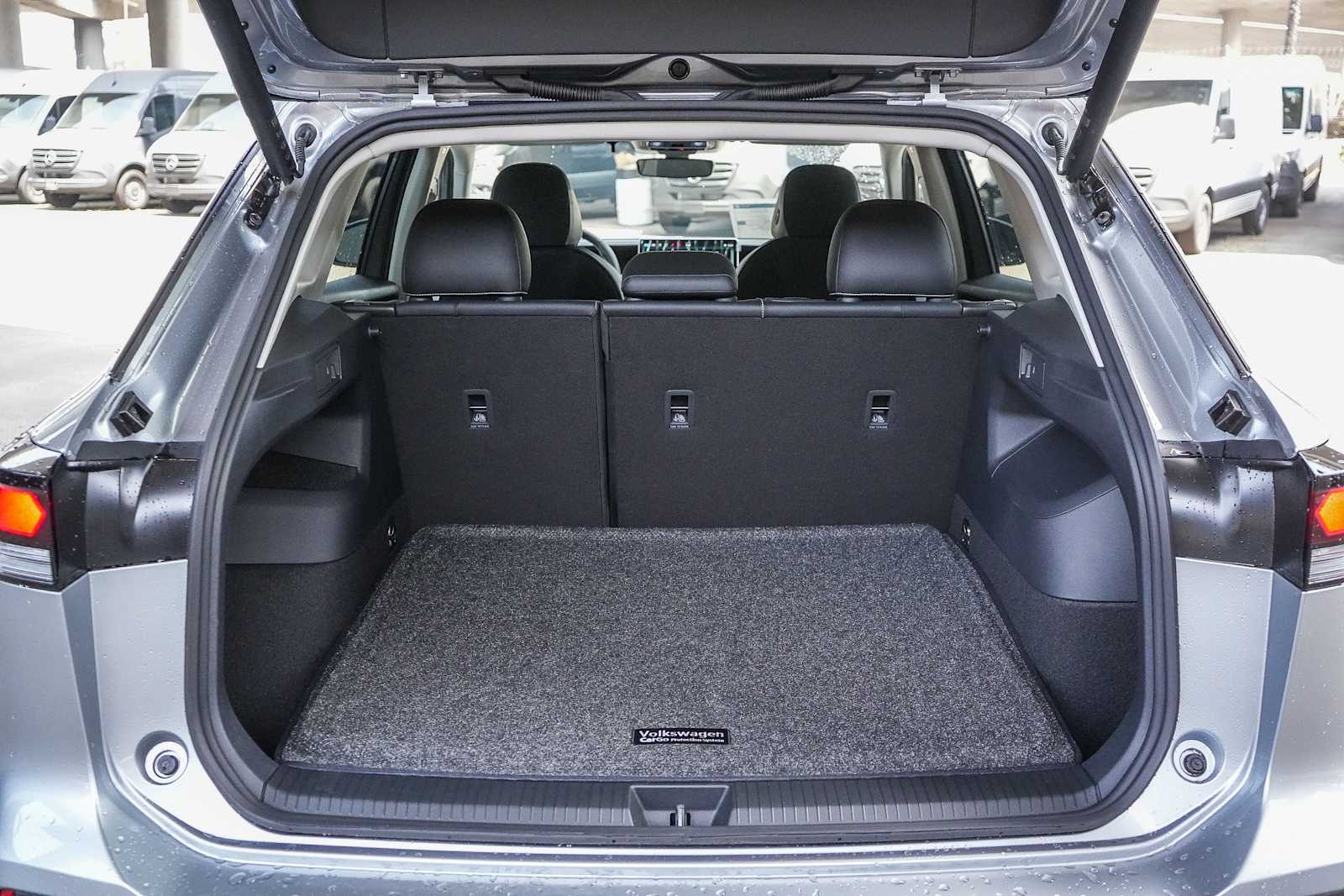 Thumbnail: 2026 Volkswagen Tiguan - 12