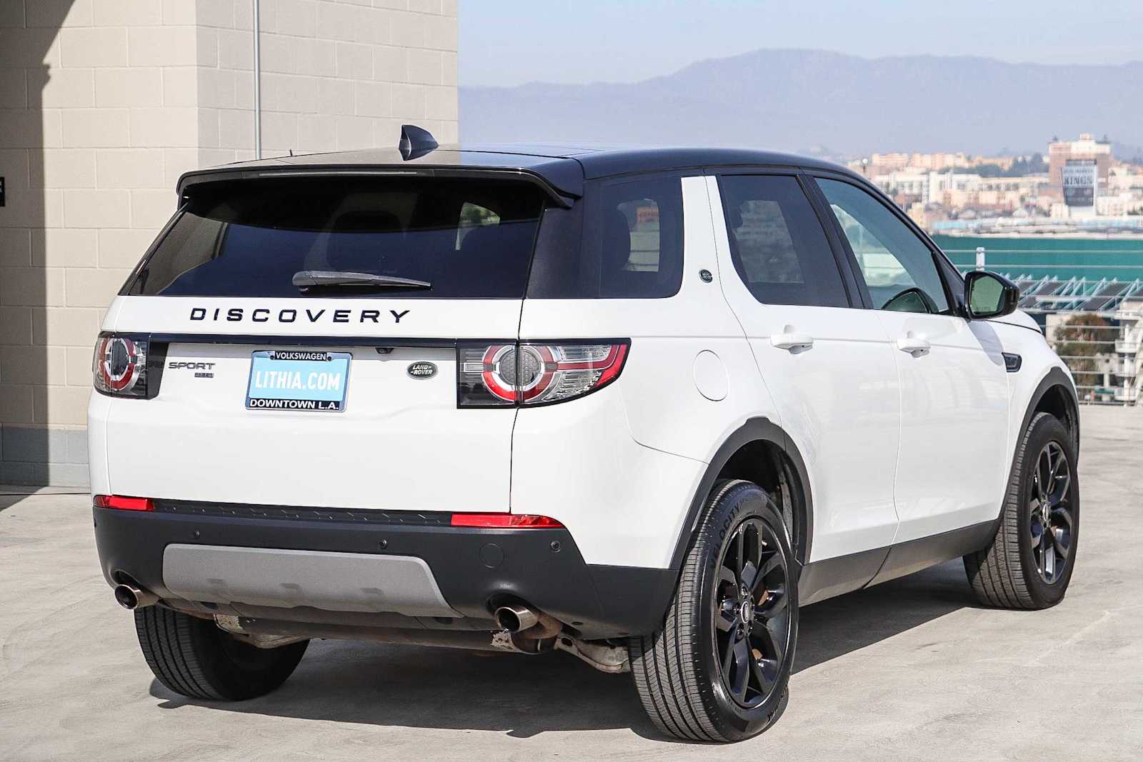 Thumbnail: 2018 Land Rover Discovery Sport - 4