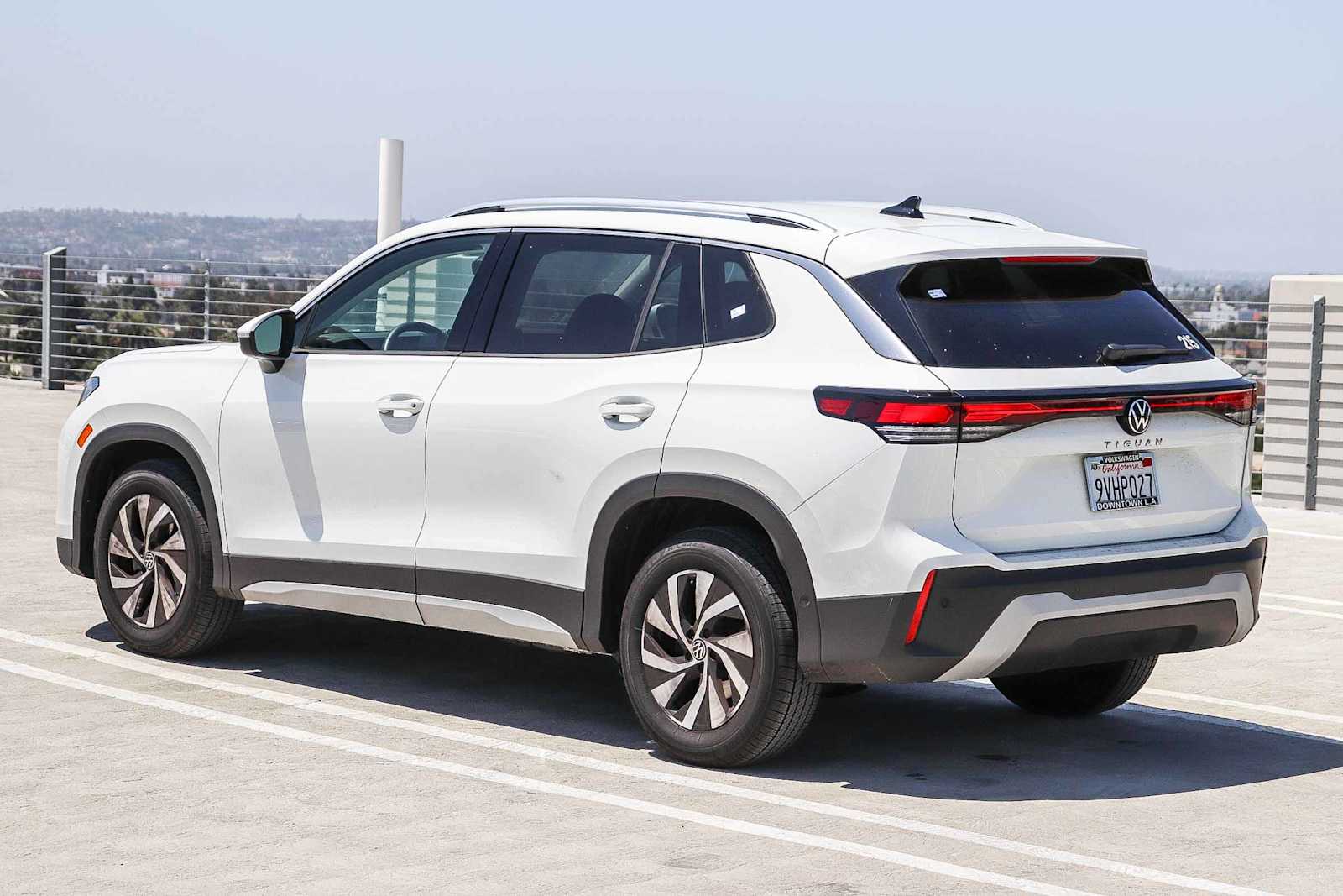 Thumbnail: 2025 Volkswagen Tiguan - 6