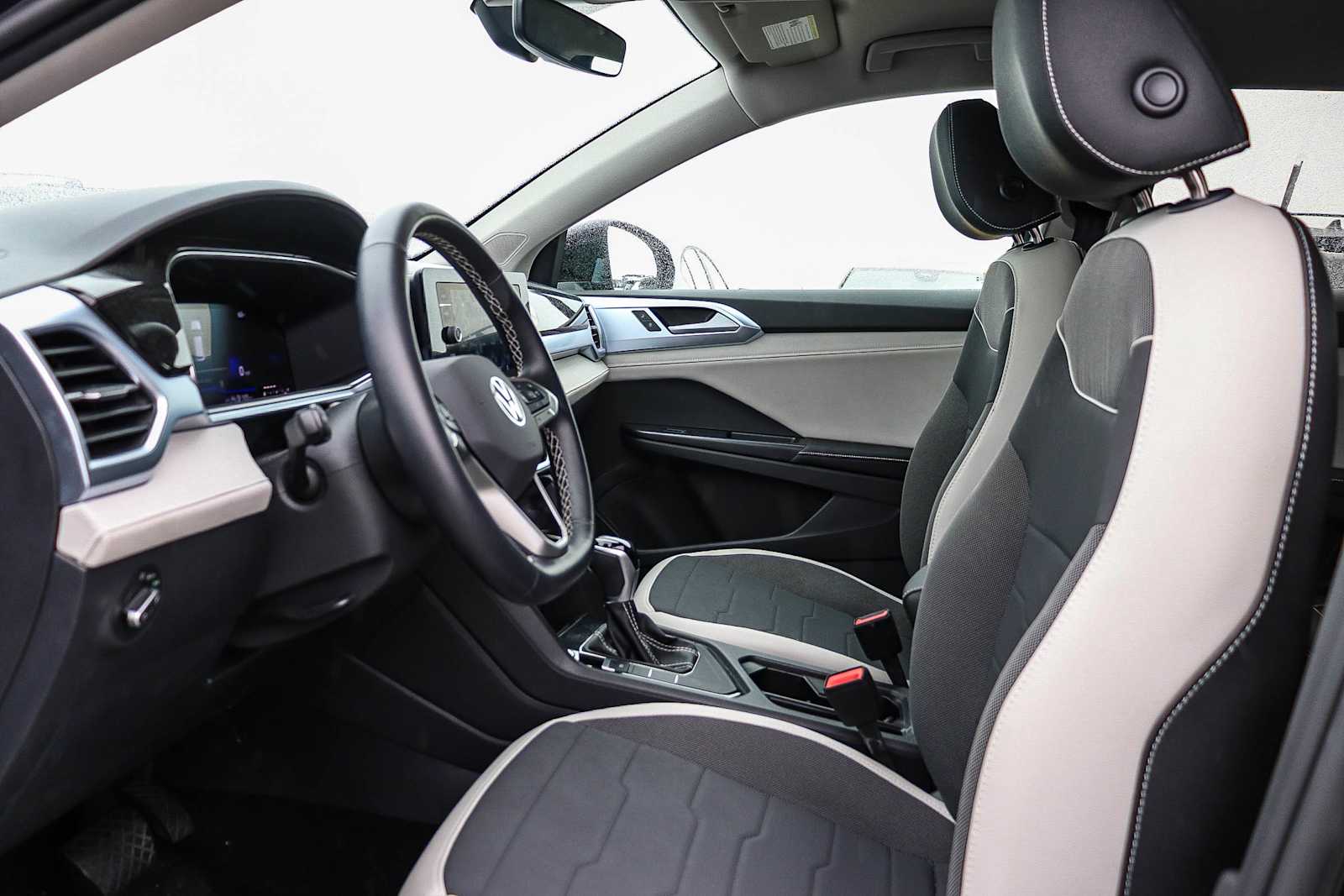 Thumbnail: 2025 Volkswagen Taos - 18