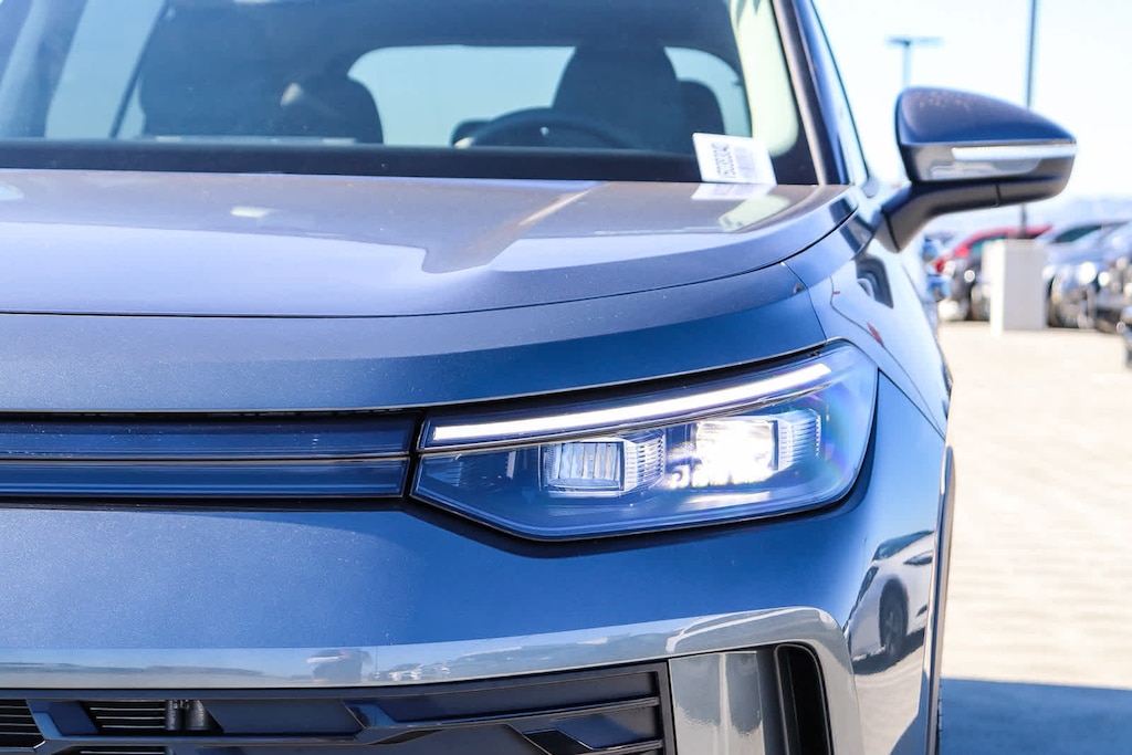 New 2025 Volkswagen Tiguan 2.0T SE SUV