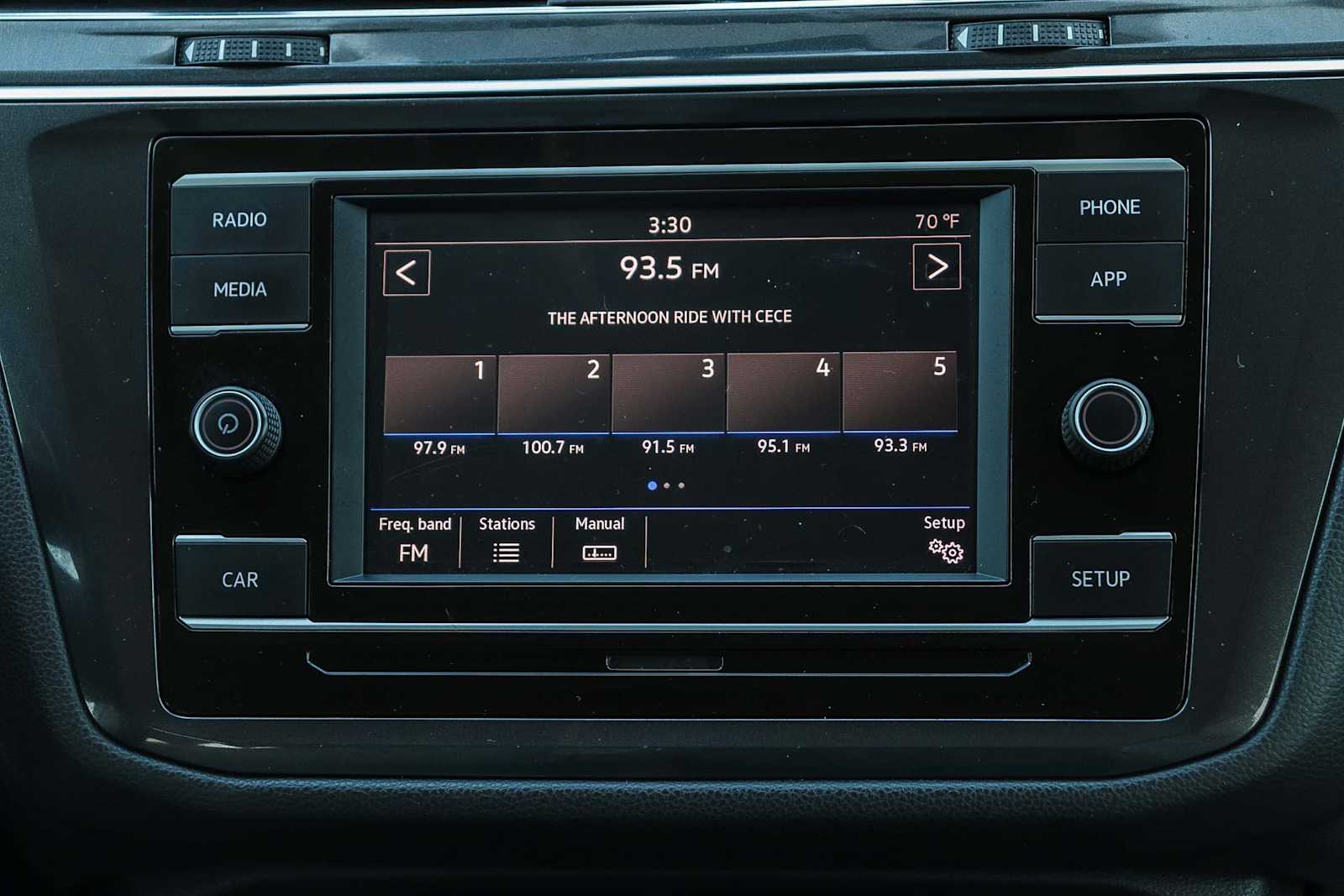 Thumbnail: 2018 Volkswagen Tiguan - 14