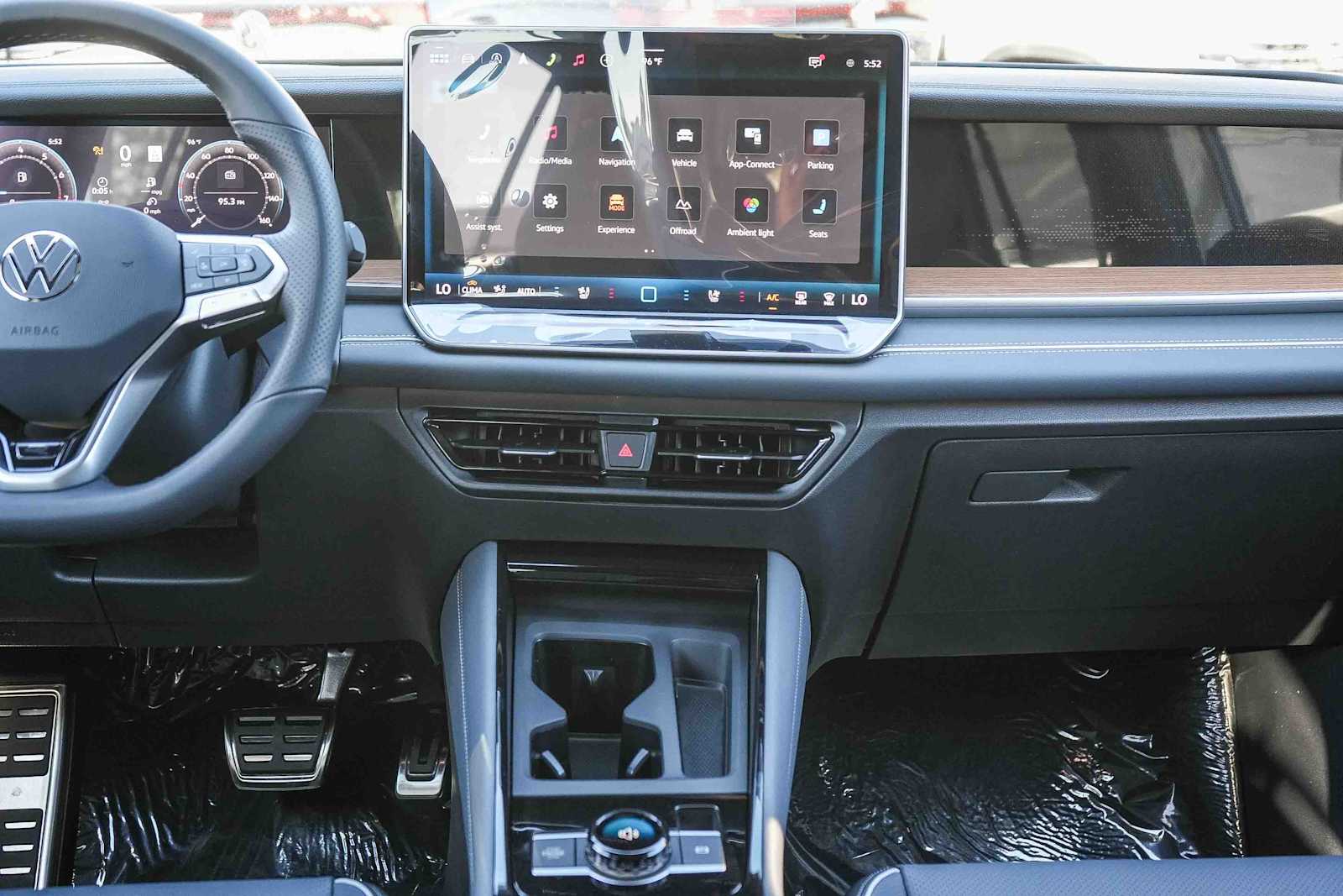 Thumbnail: 2026 Volkswagen Tiguan - 15