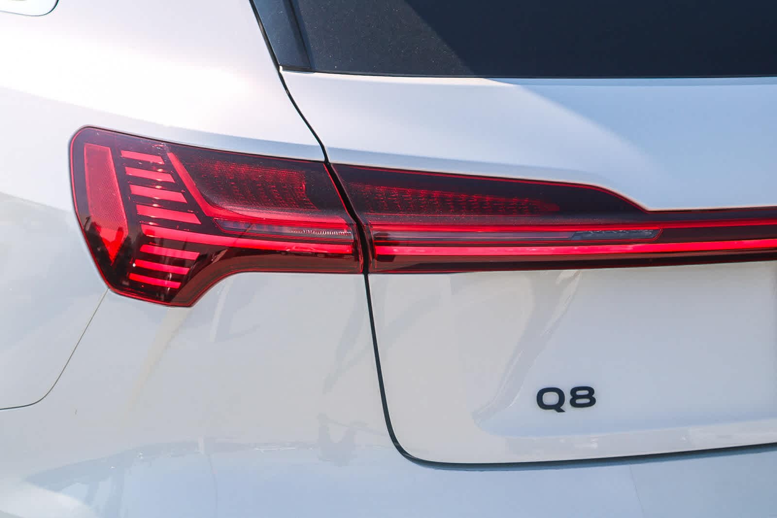 Thumbnail: 2024 Audi Q8 e-tron - 9