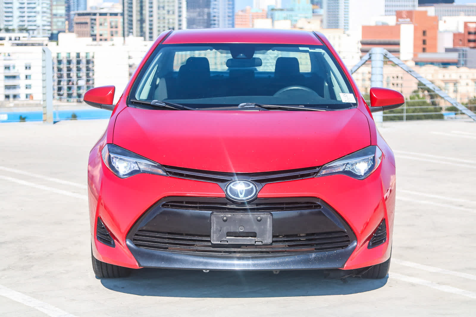 2018 Toyota Corolla LE photo 2