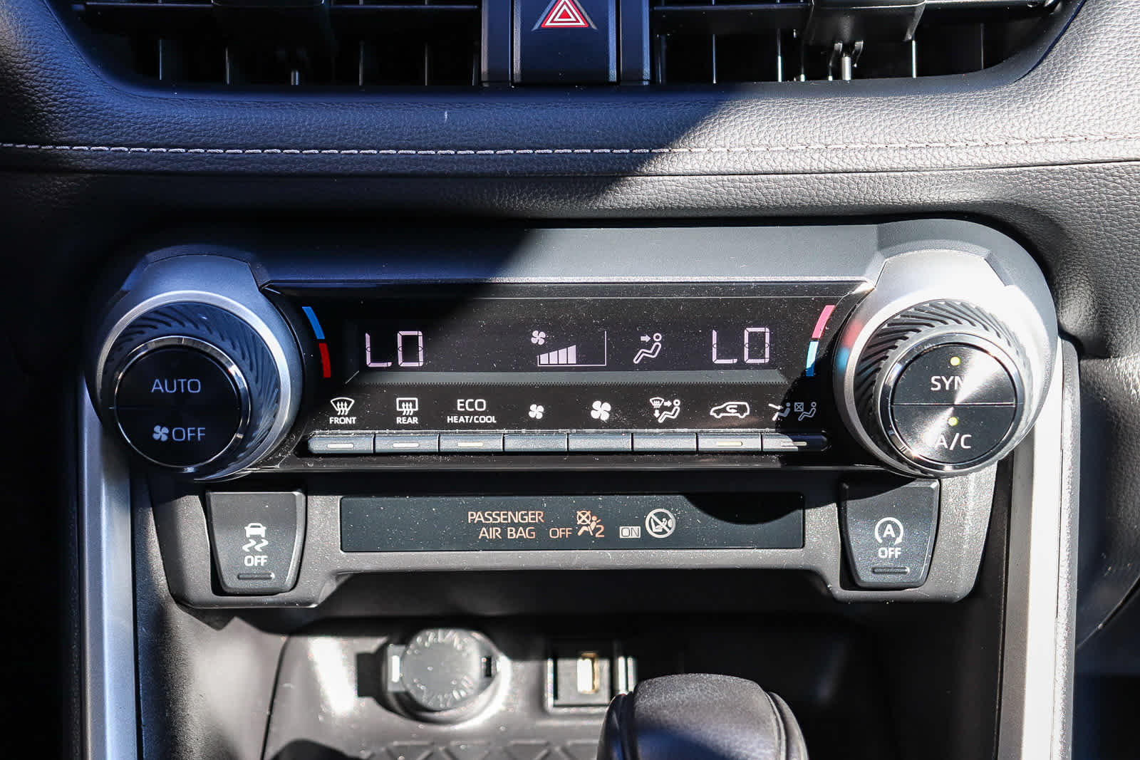 Thumbnail: 2022 Toyota RAV4 - 14