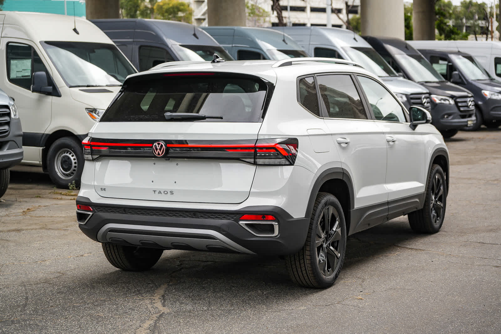 Thumbnail: 2026 Volkswagen Taos - 4