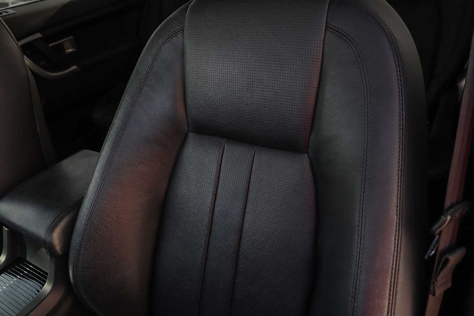 Thumbnail: 2018 Land Rover Discovery Sport - 26