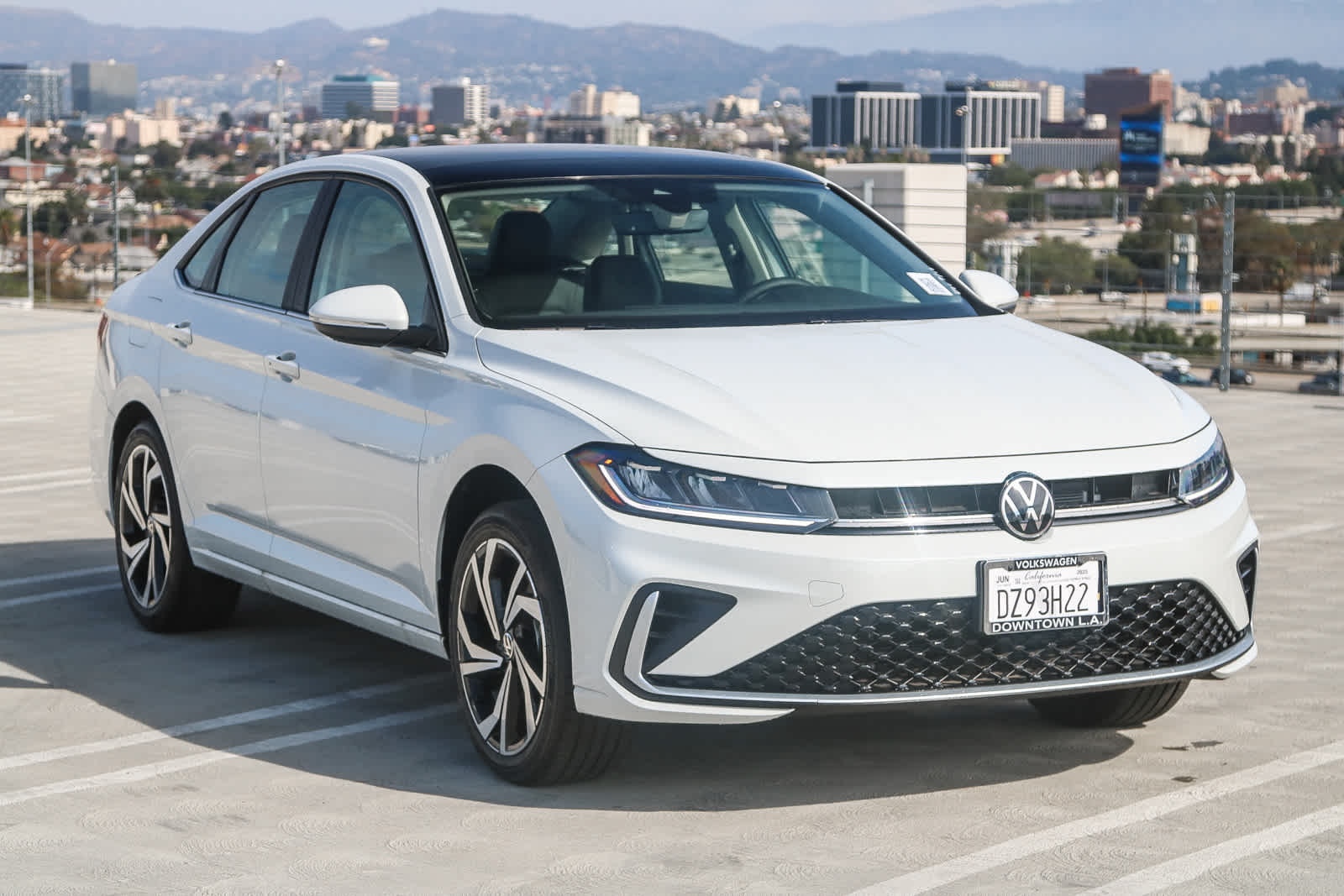 2025 Volkswagen Jetta 1.5T SEL photo 3