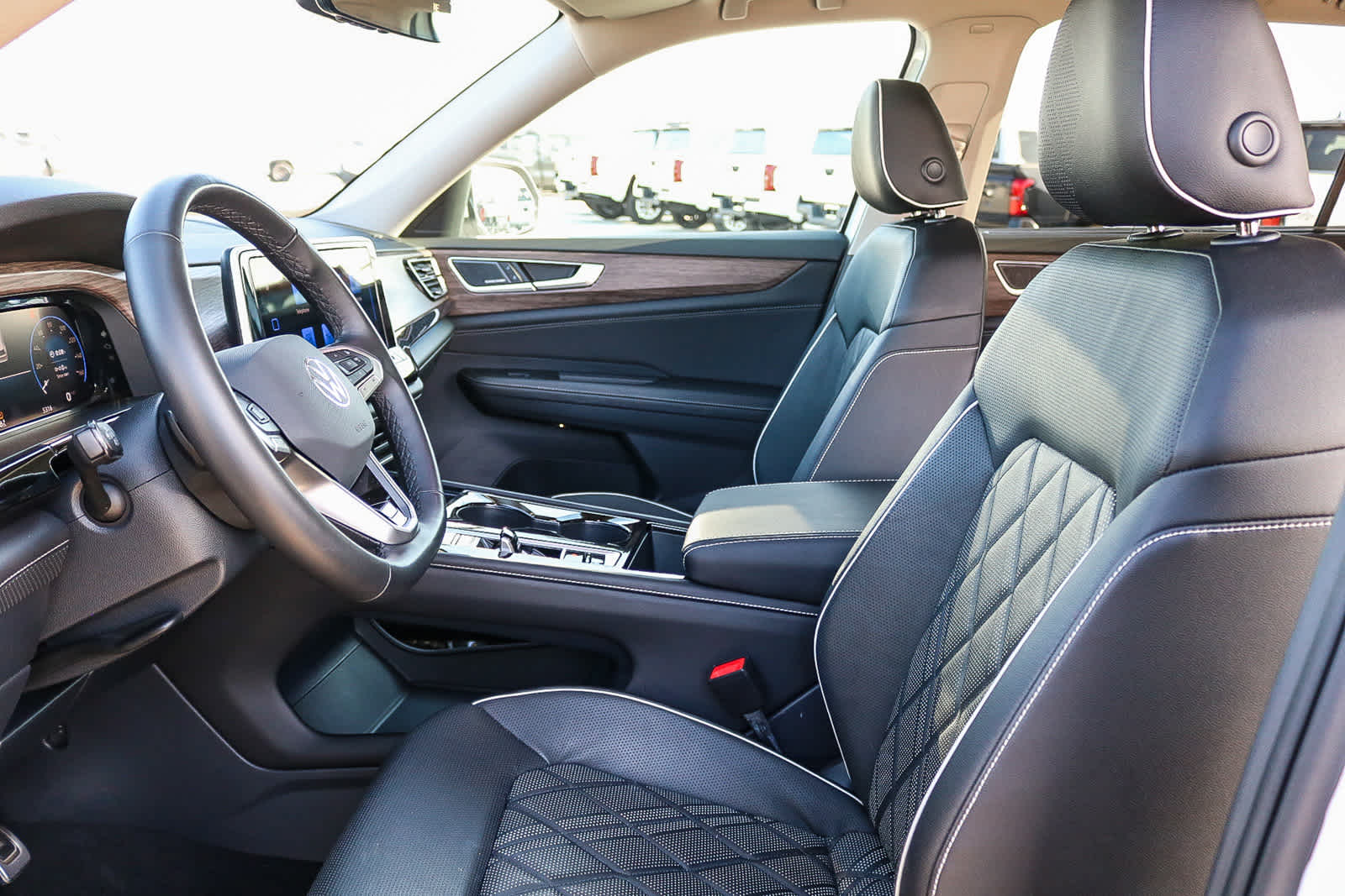 Thumbnail: 2025 Volkswagen Atlas - 17