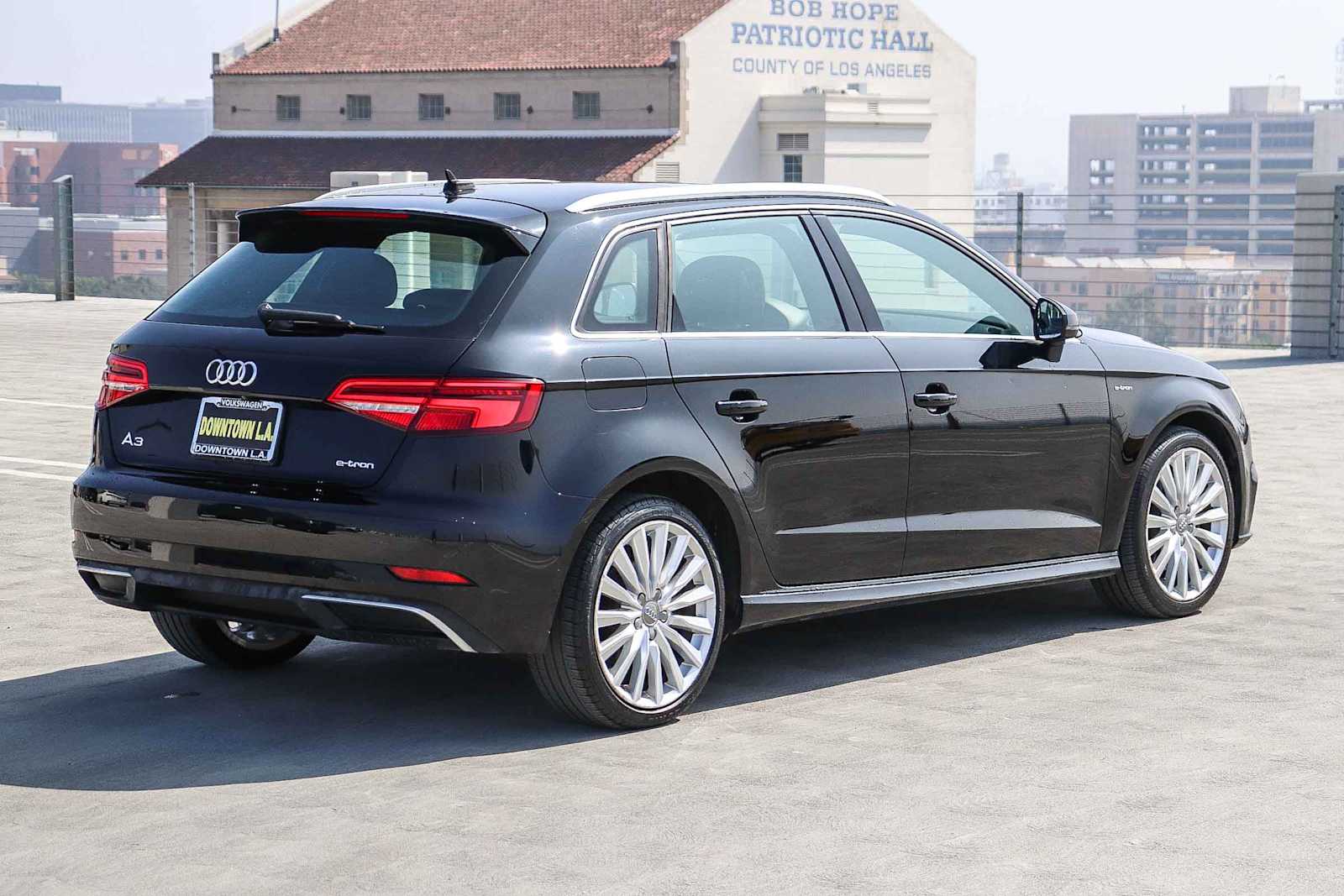 Thumbnail: 2017 Audi A3 e-tron - 4