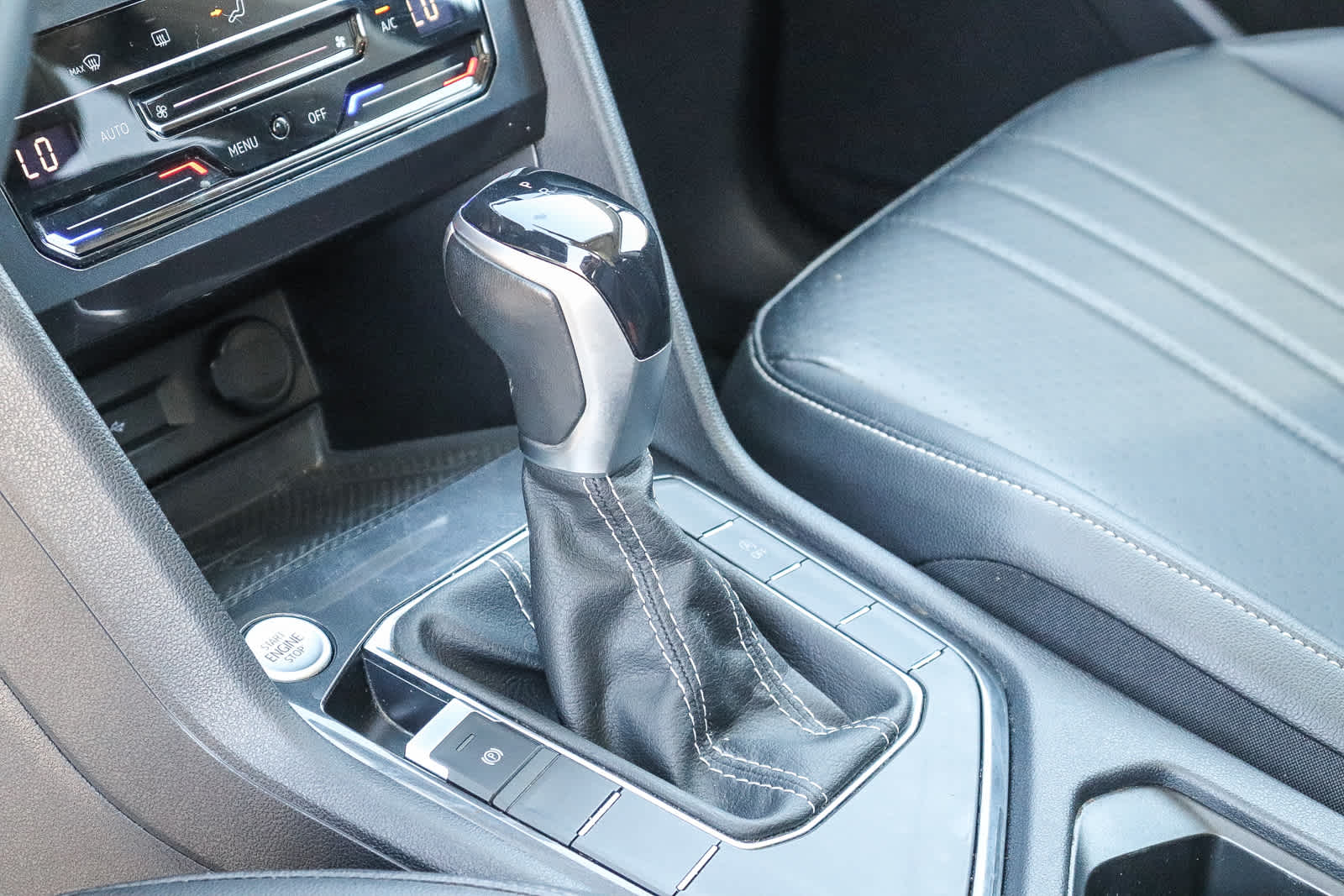 Thumbnail: 2022 Volkswagen Tiguan - 20