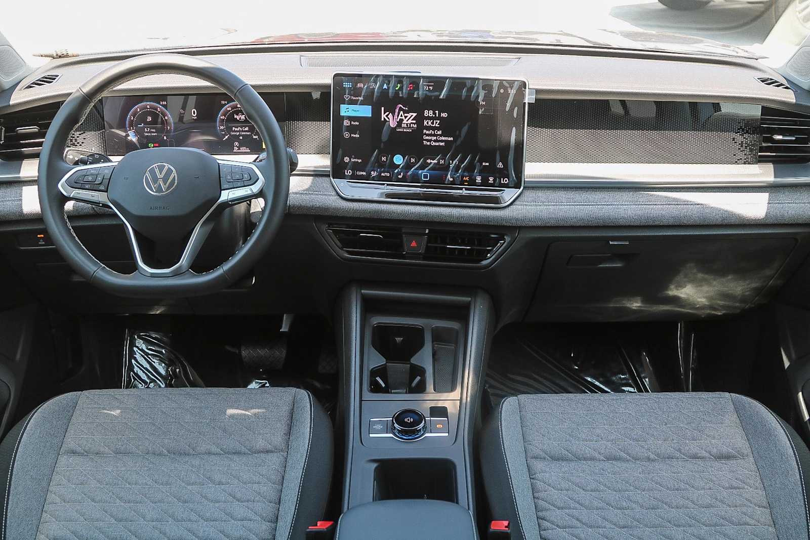 Thumbnail: 2025 Volkswagen Tiguan - 13