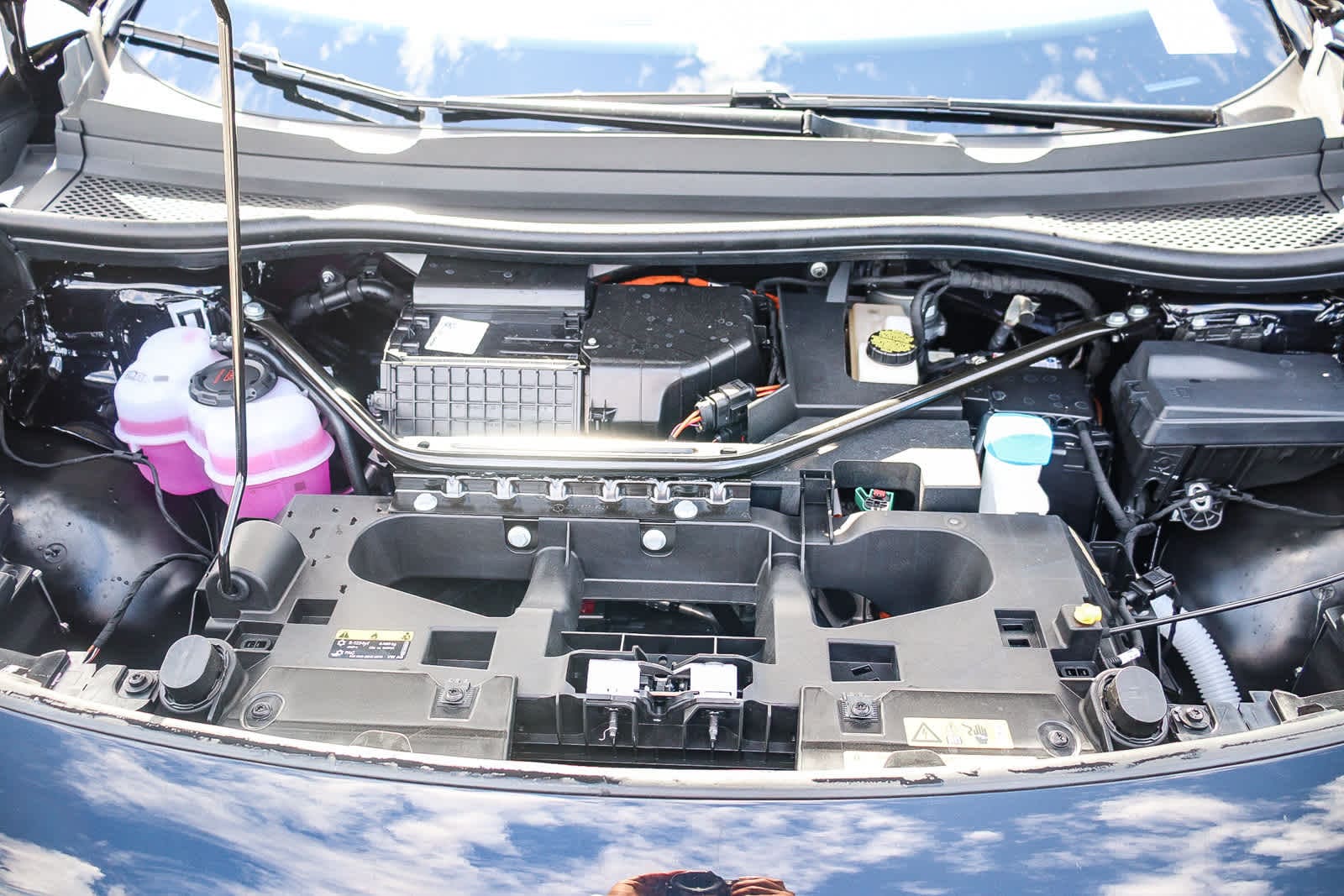 Thumbnail: 2025 Volkswagen ID.4 - 13