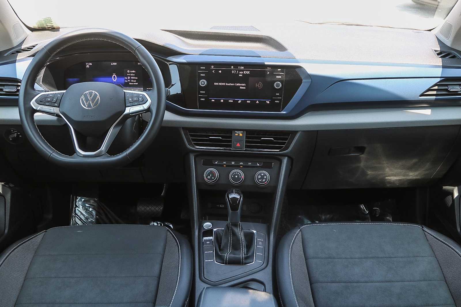 Thumbnail: 2022 Volkswagen Taos - 12