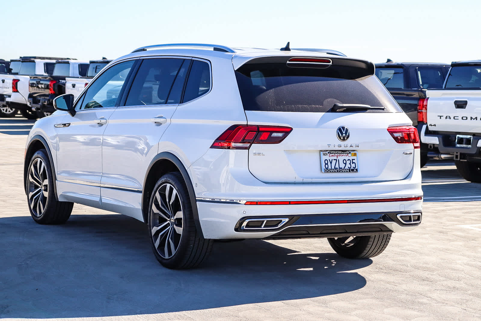 Thumbnail: 2022 Volkswagen Tiguan - 6
