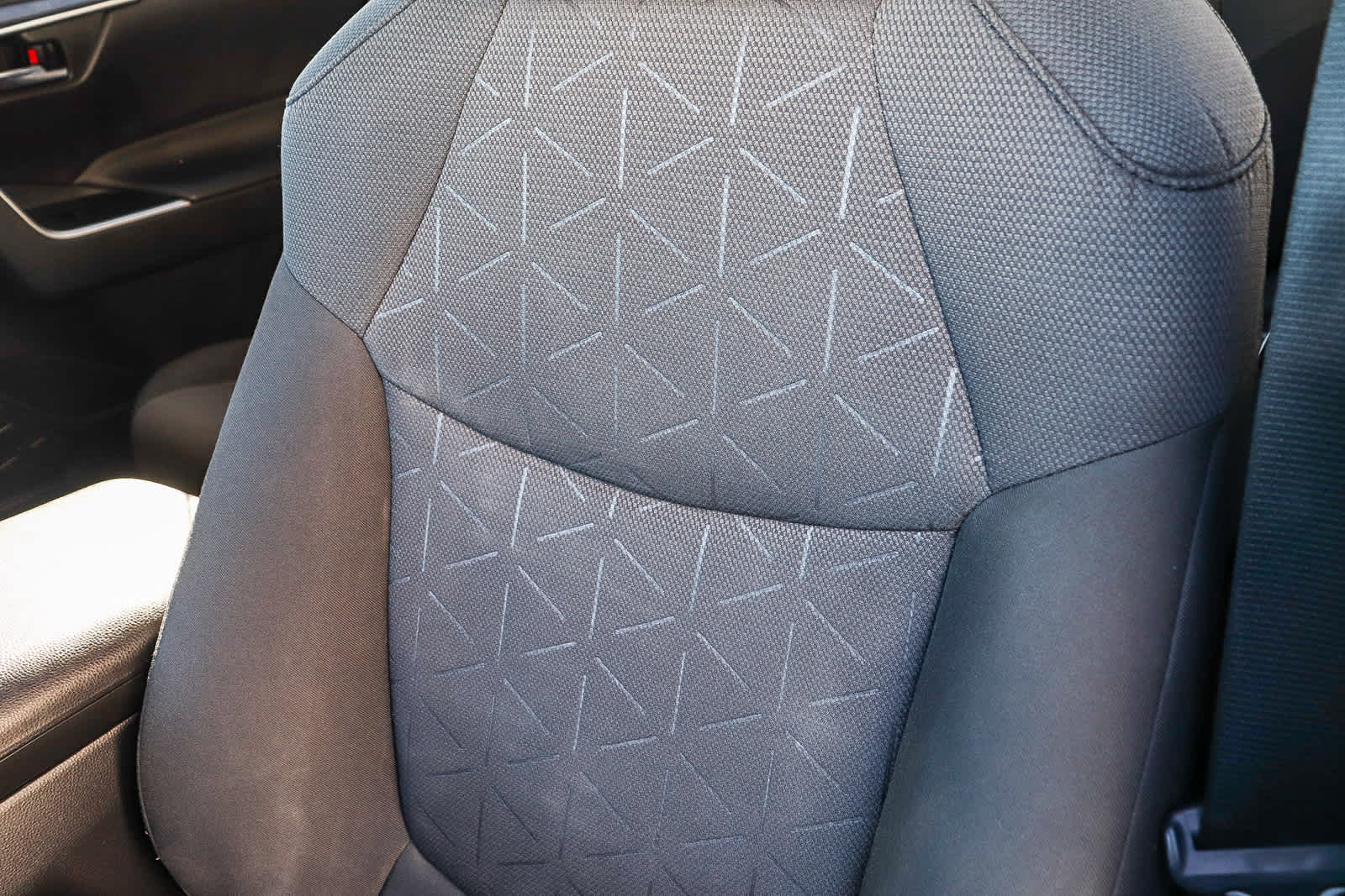 Thumbnail: 2022 Toyota RAV4 - 27