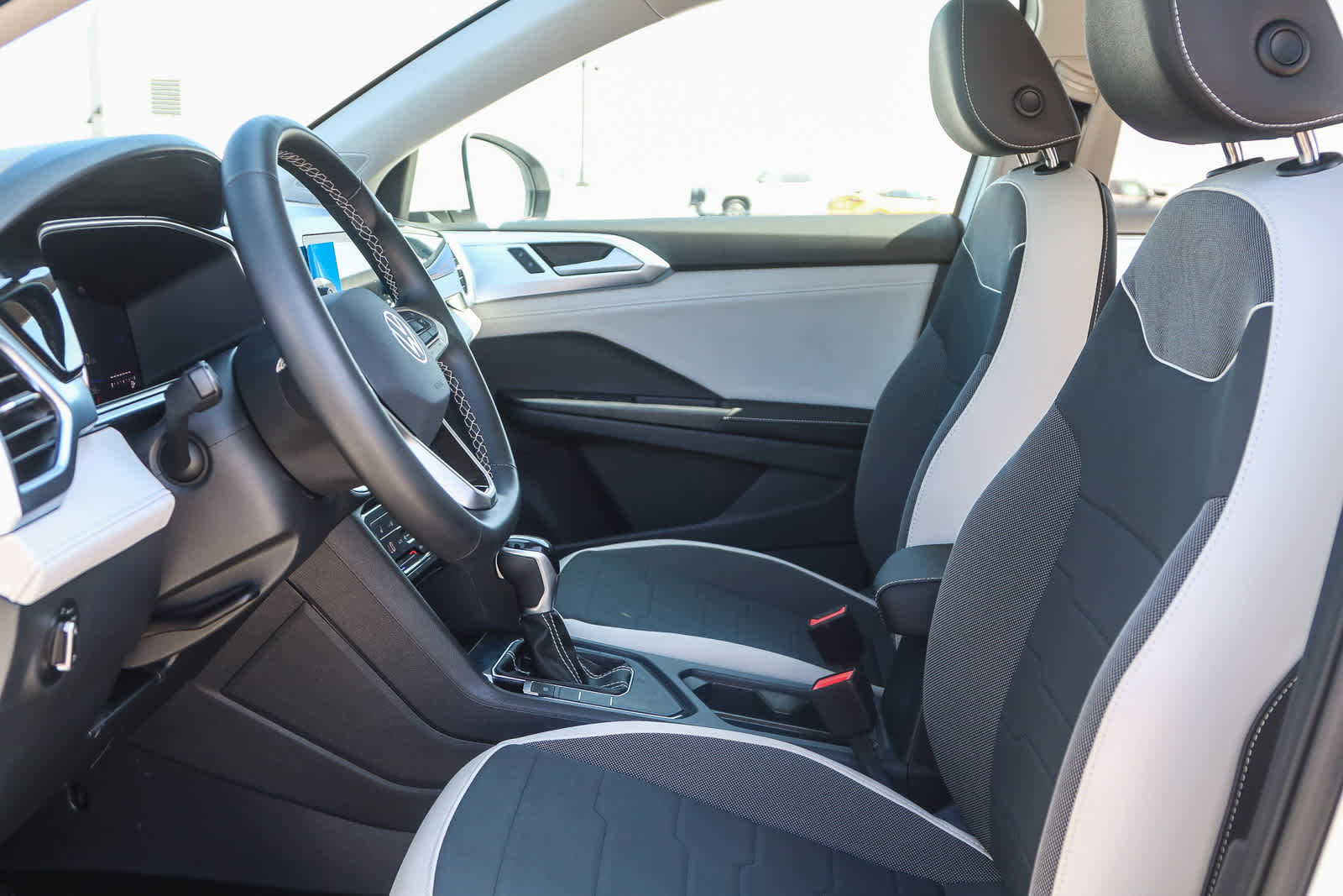 Thumbnail: 2025 Volkswagen Taos - 18