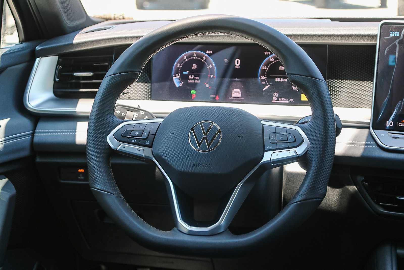 Thumbnail: 2025 Volkswagen Tiguan - 16