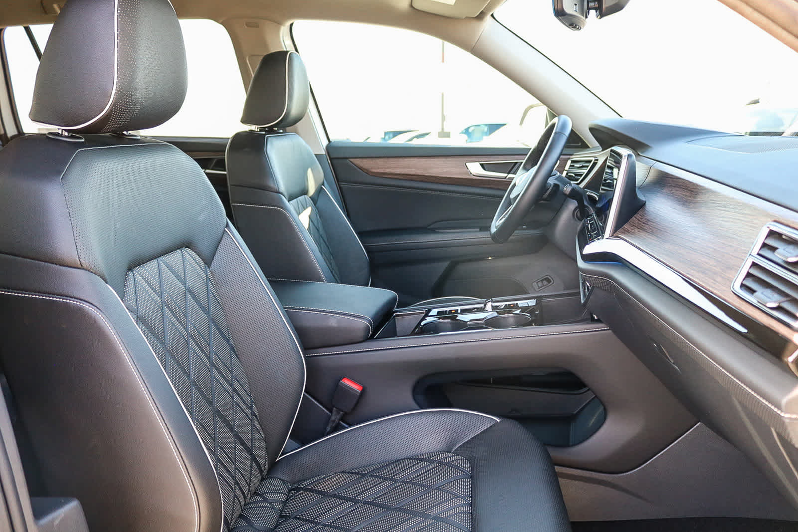 Thumbnail: 2025 Volkswagen Atlas - 16