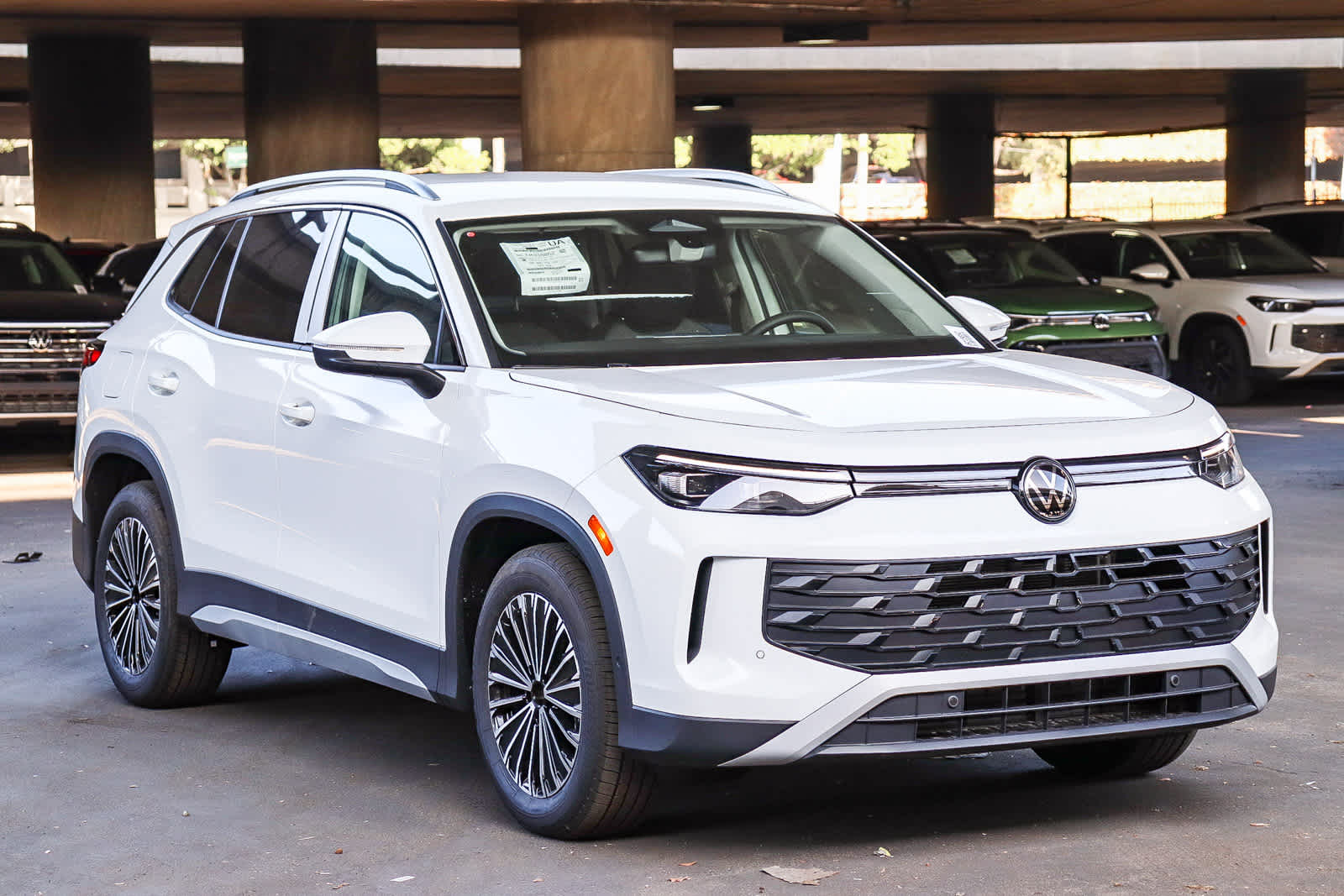 Thumbnail: 2026 Volkswagen Tiguan - 3