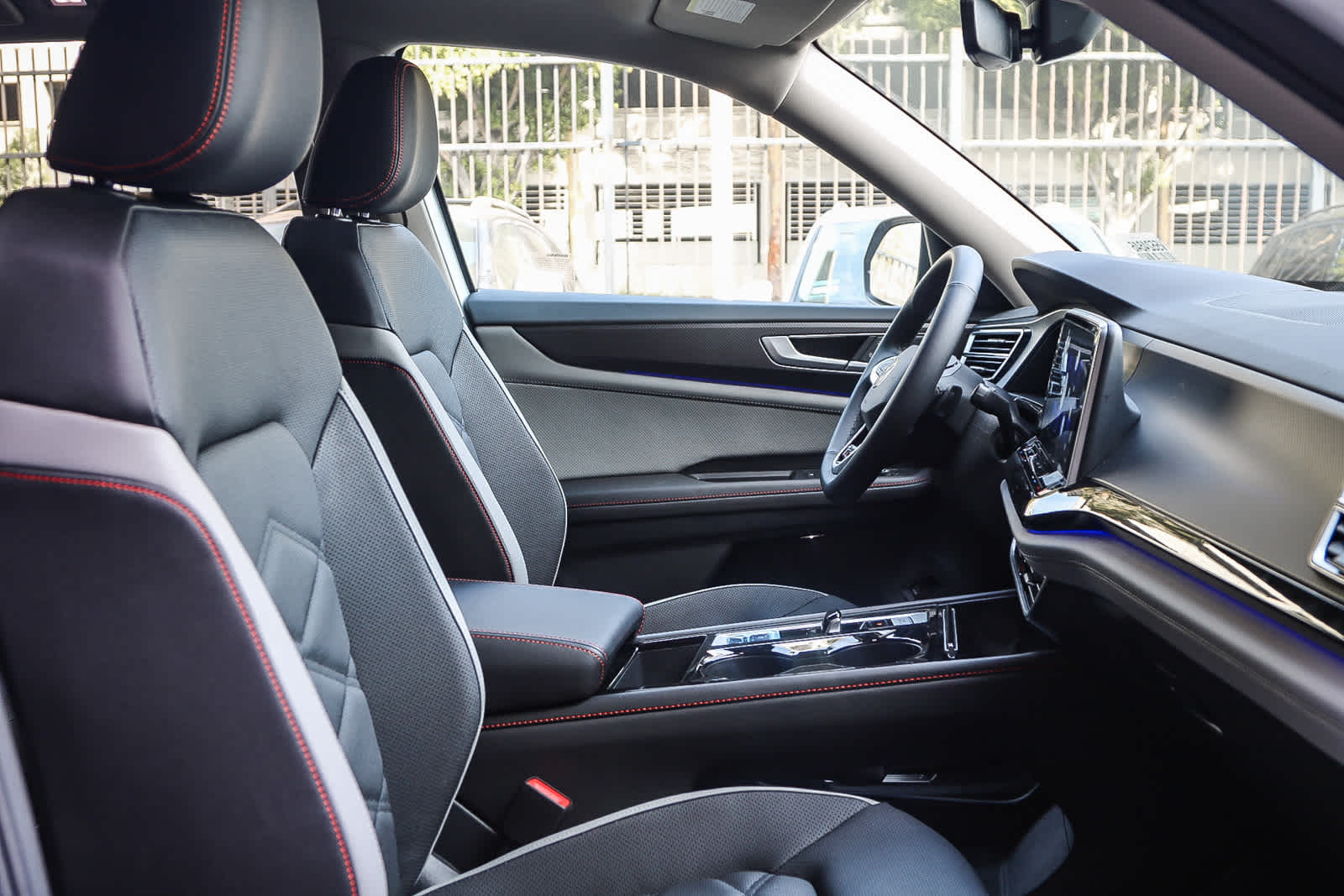 Thumbnail: 2025 Volkswagen Atlas - 16