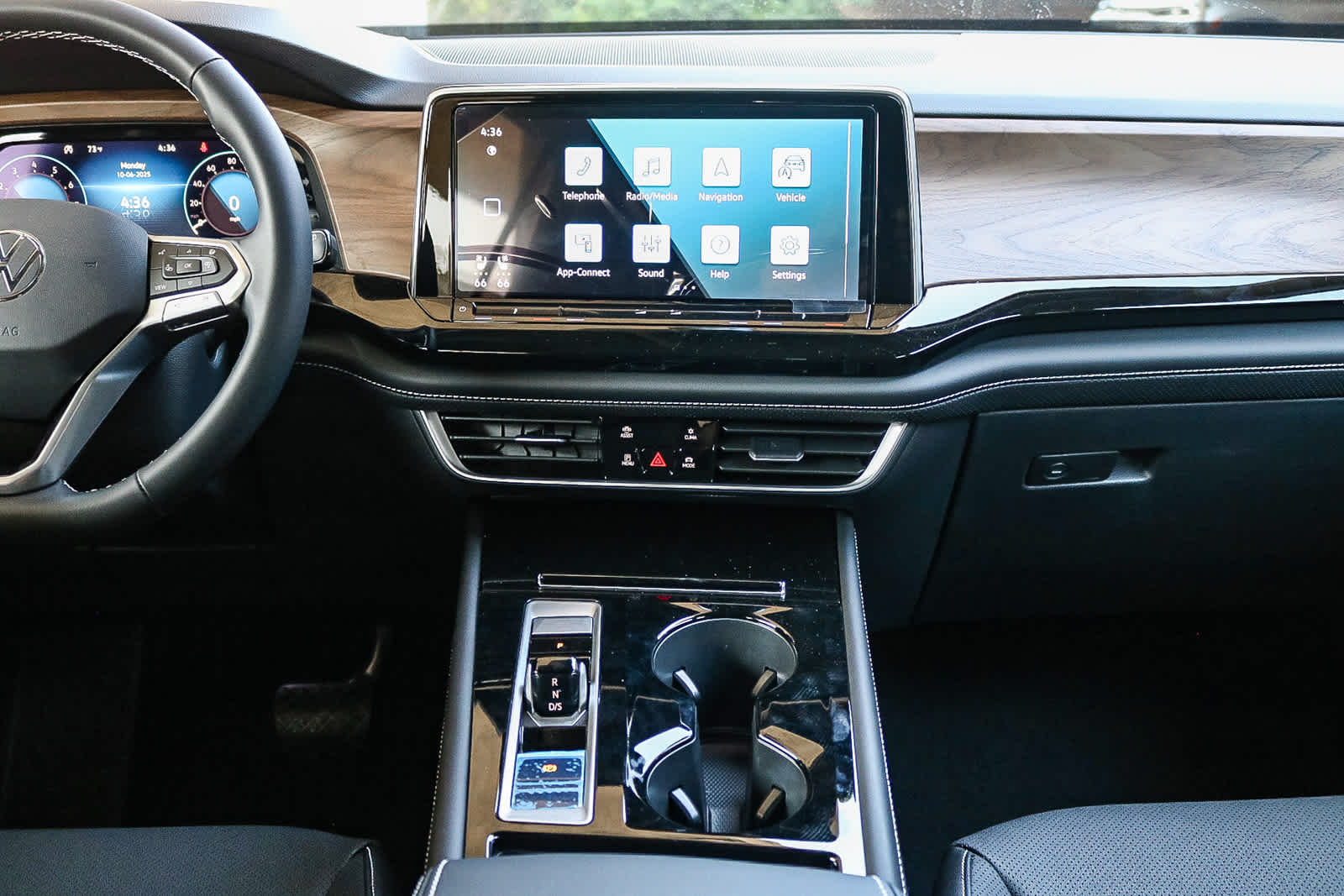 Thumbnail: 2026 Volkswagen Atlas - 16