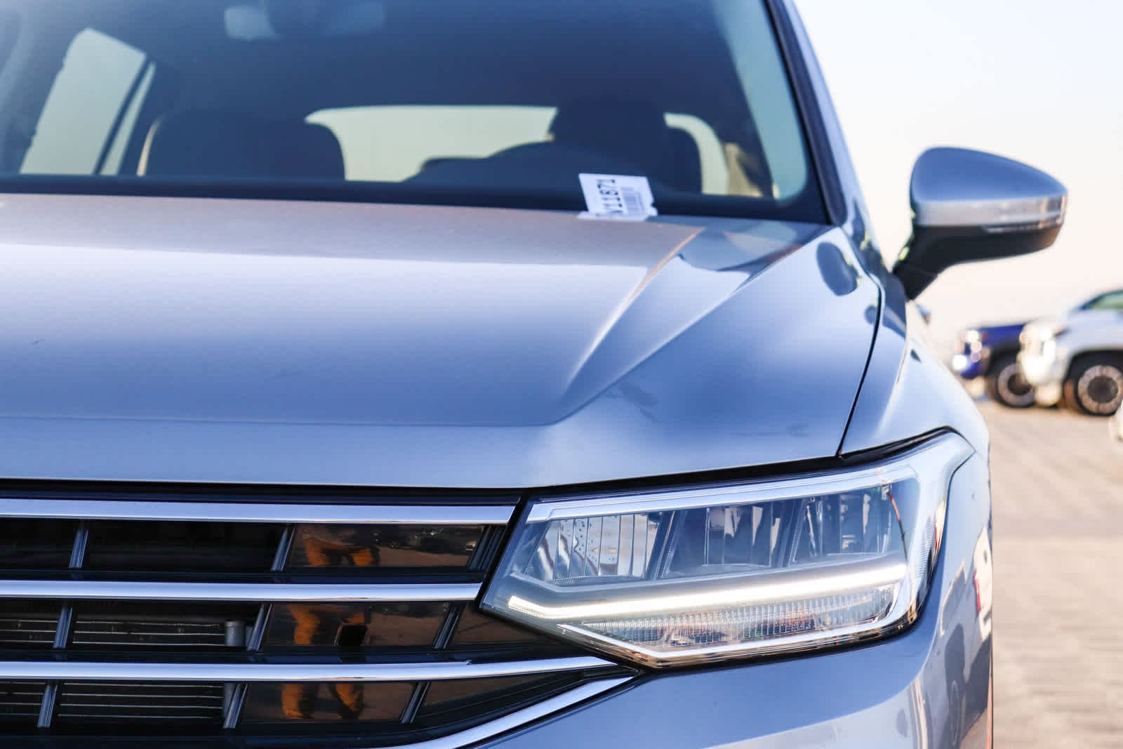 Thumbnail: 2022 Volkswagen Tiguan - 4