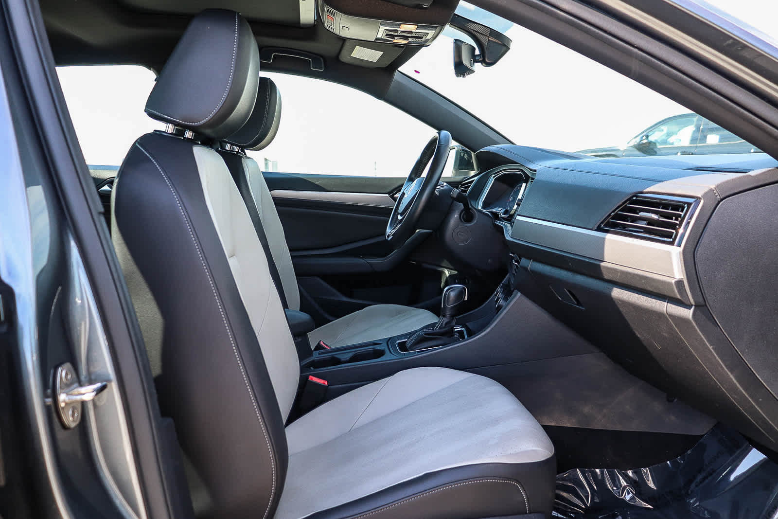 Thumbnail: 2020 Volkswagen Jetta - 17