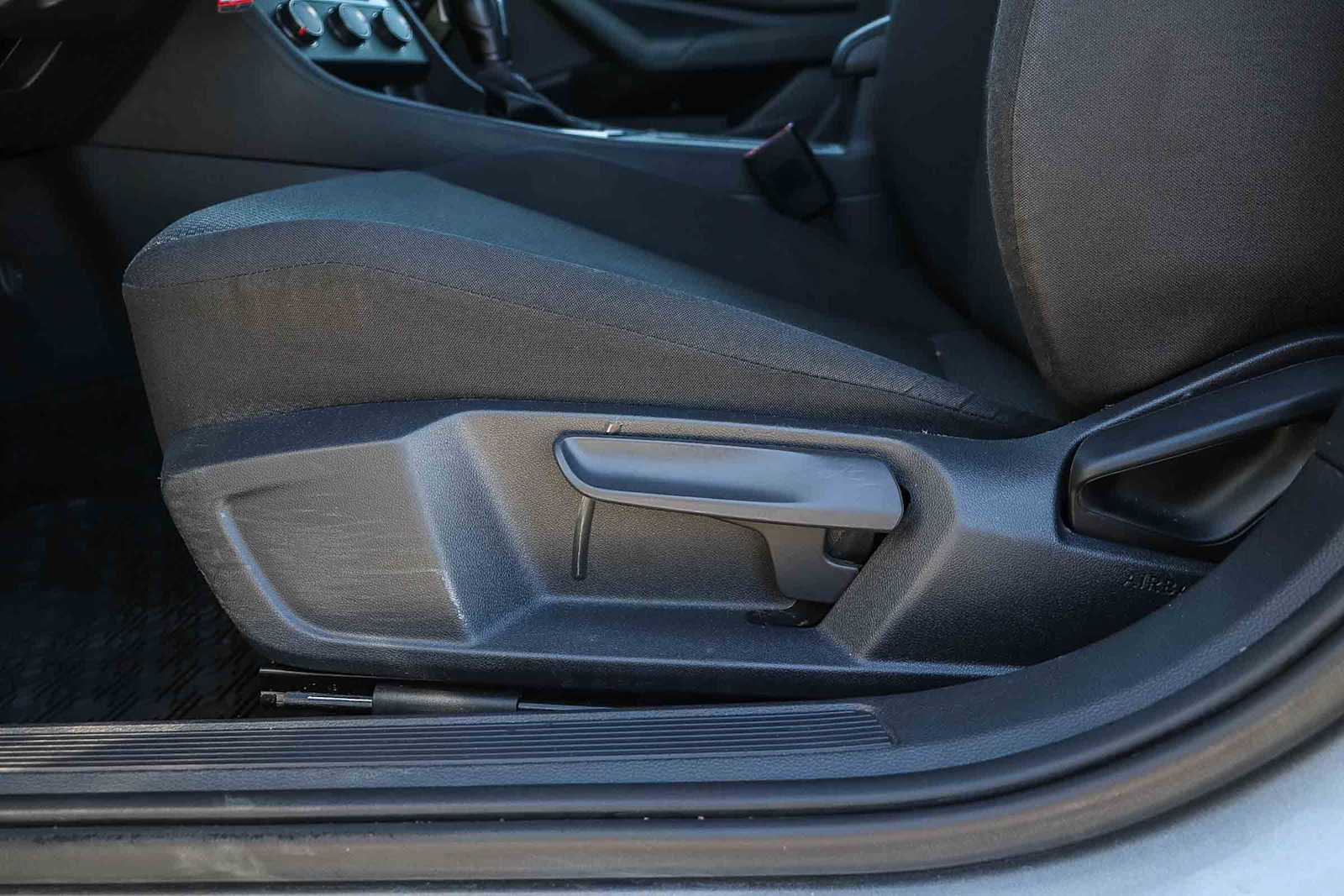 Thumbnail: 2019 Volkswagen Jetta - 21