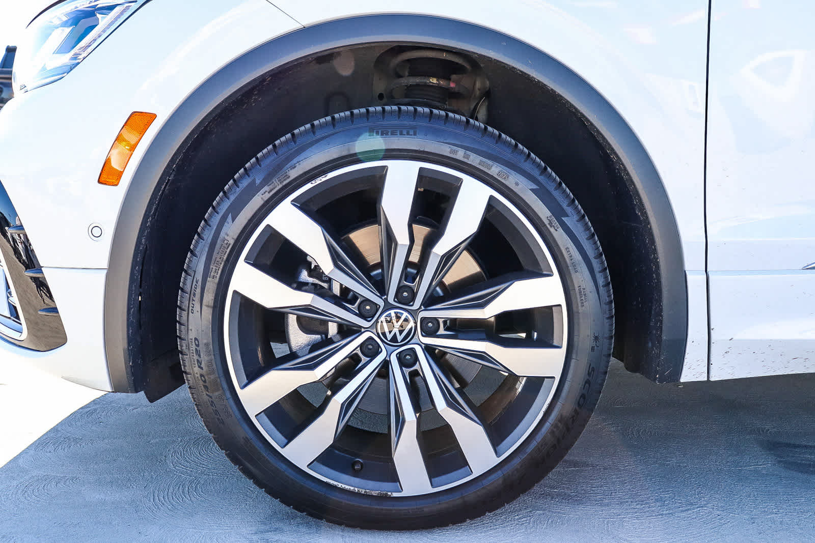 Thumbnail: 2022 Volkswagen Tiguan - 11