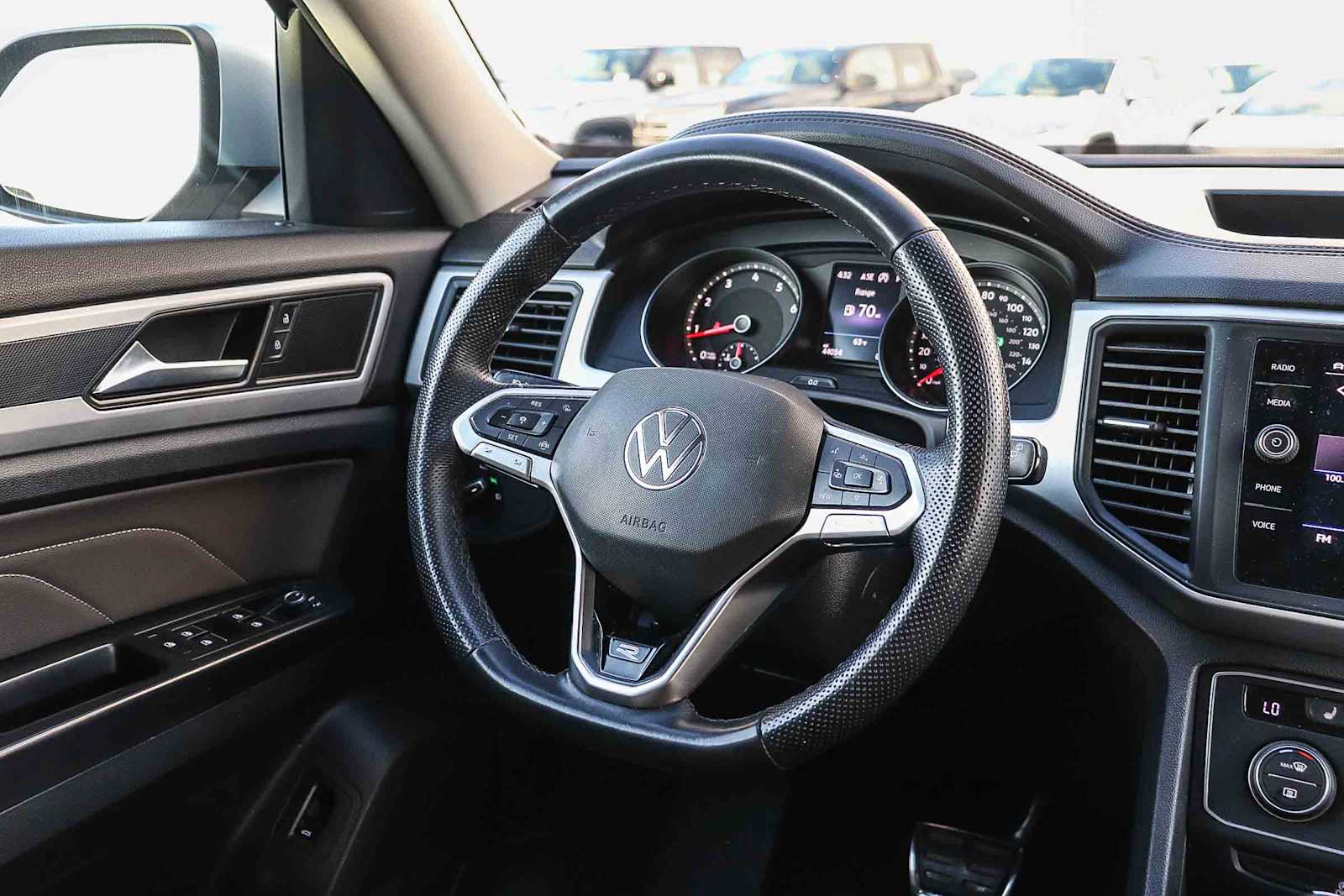 Thumbnail: 2021 Volkswagen Atlas - 16