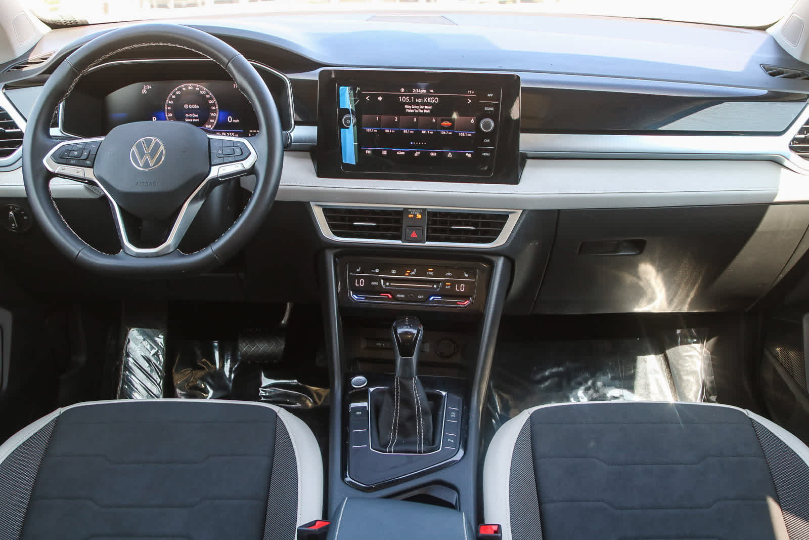 Thumbnail: 2025 Volkswagen Taos - 12