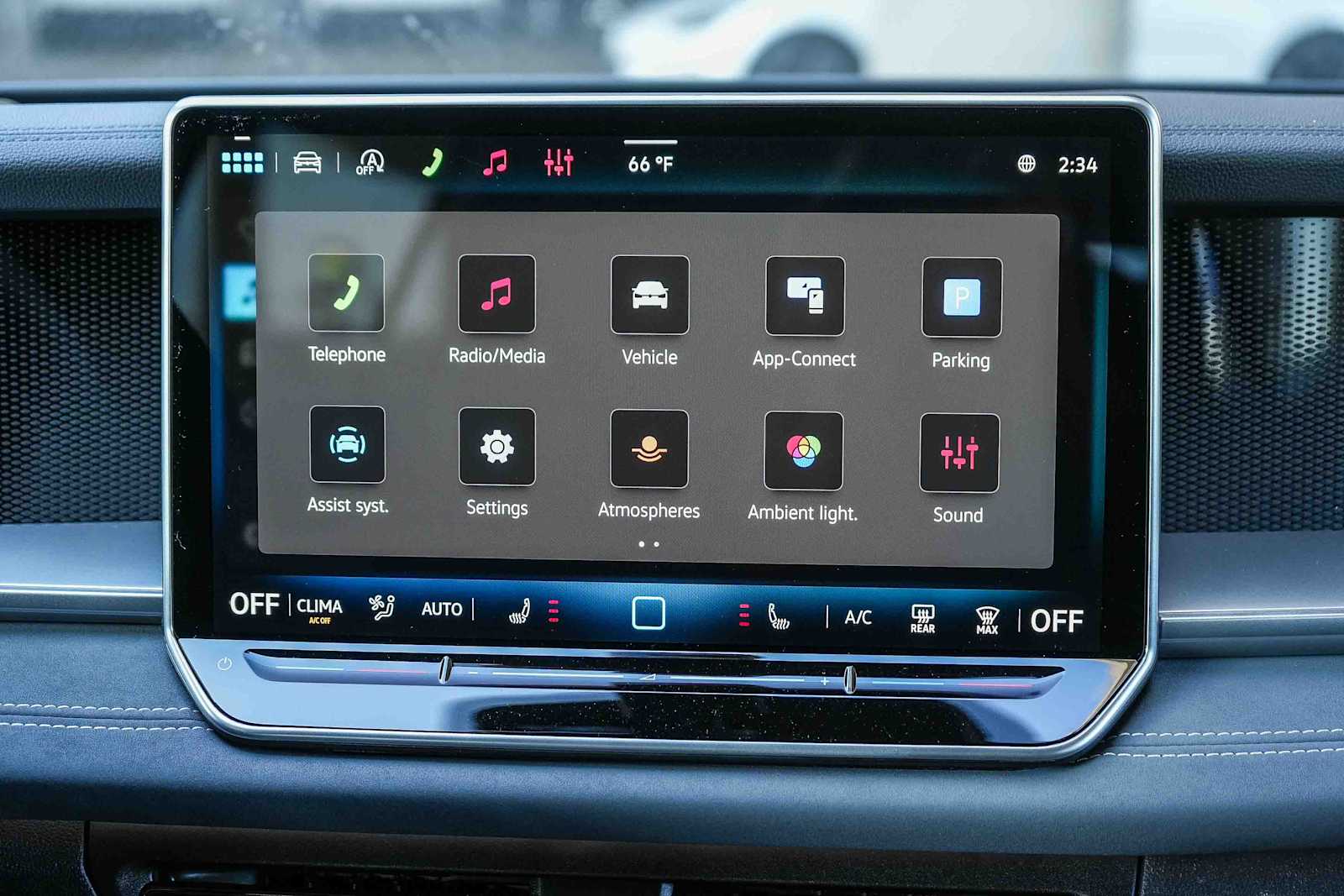 Thumbnail: 2026 Volkswagen Tiguan - 16