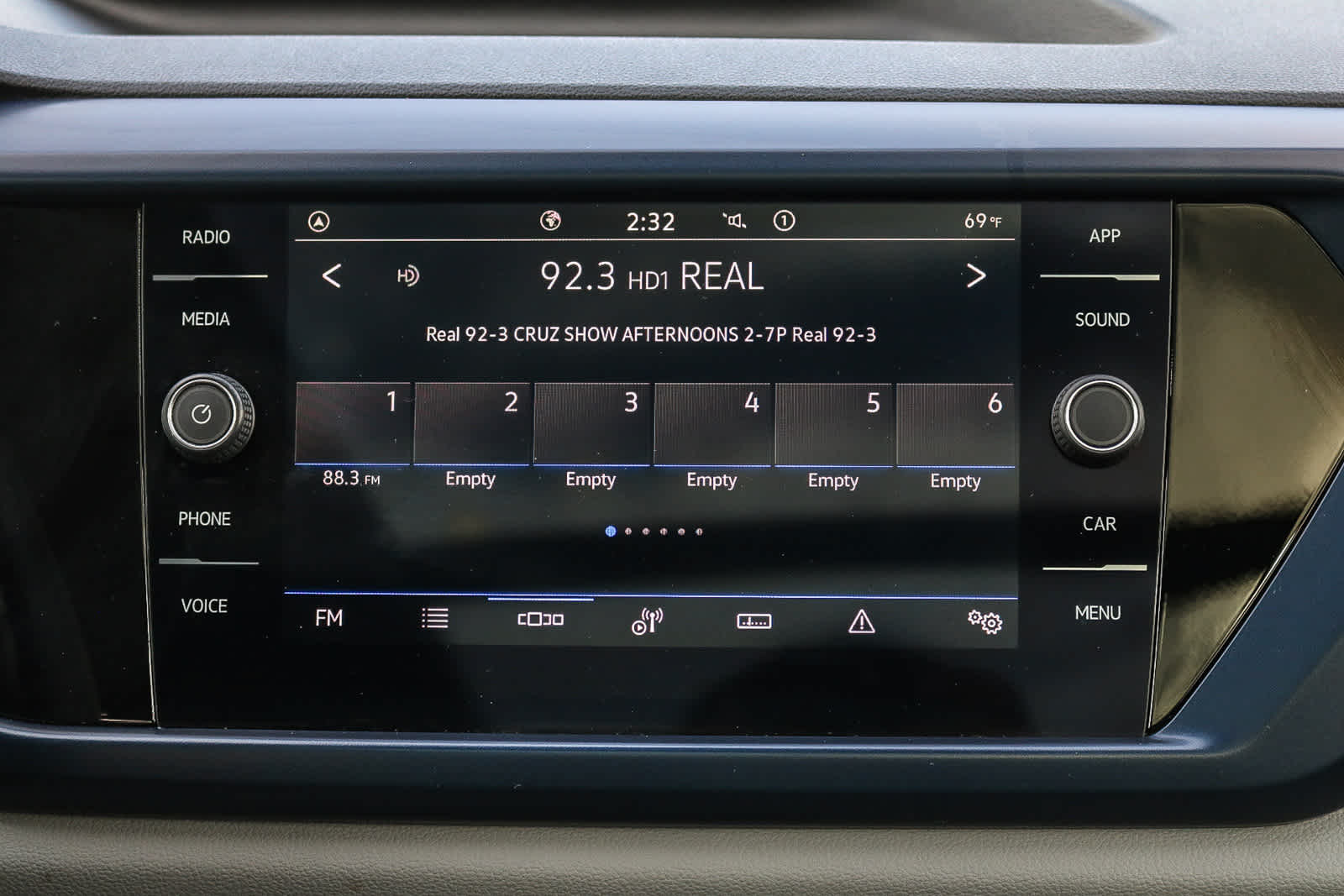 Thumbnail: 2023 Volkswagen Taos - 14