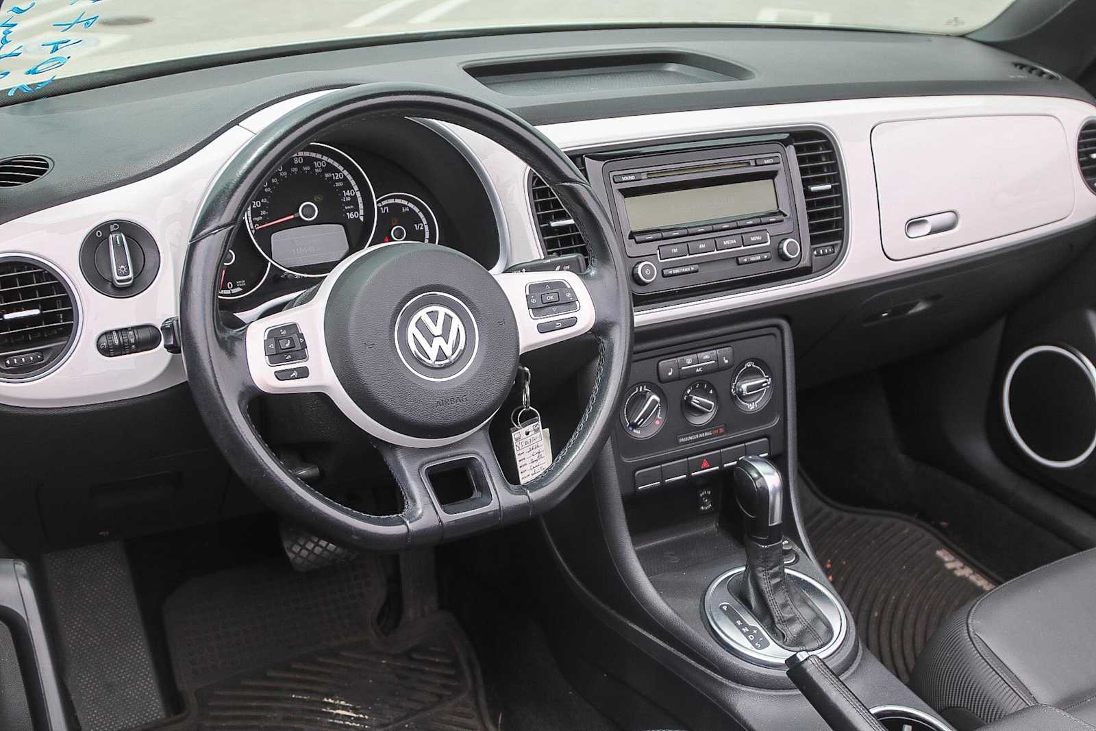 Thumbnail: 2014 Volkswagen Beetle - 19