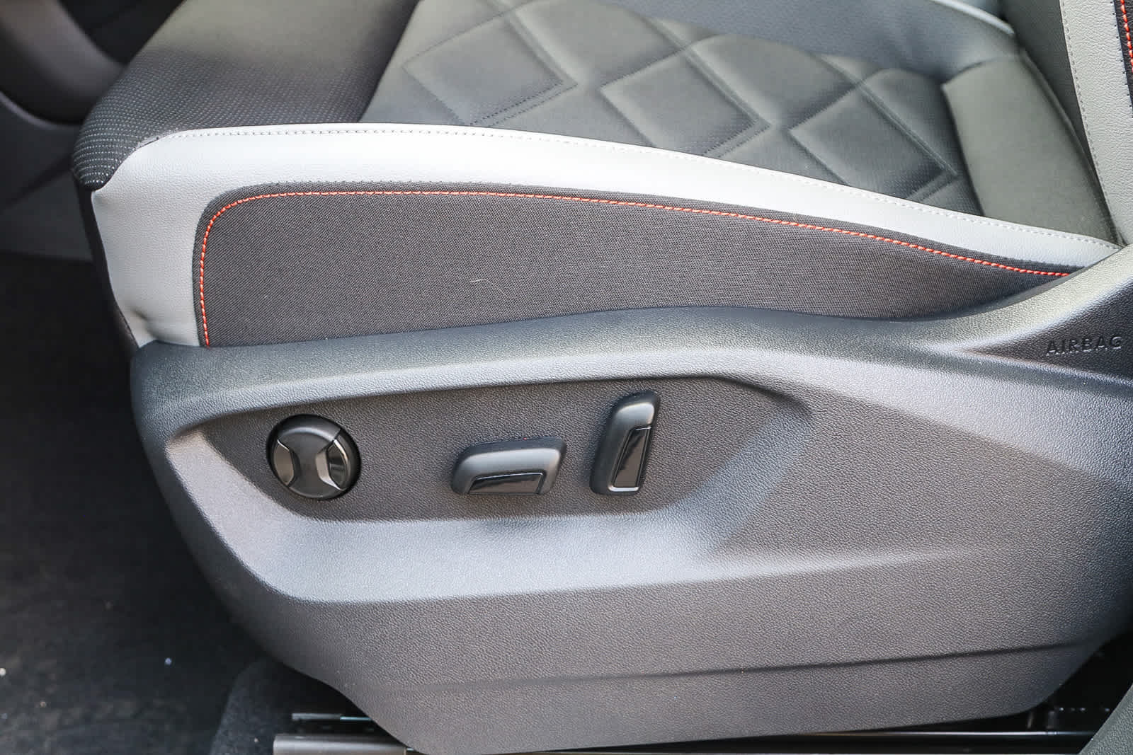 Thumbnail: 2025 Volkswagen Atlas - 21