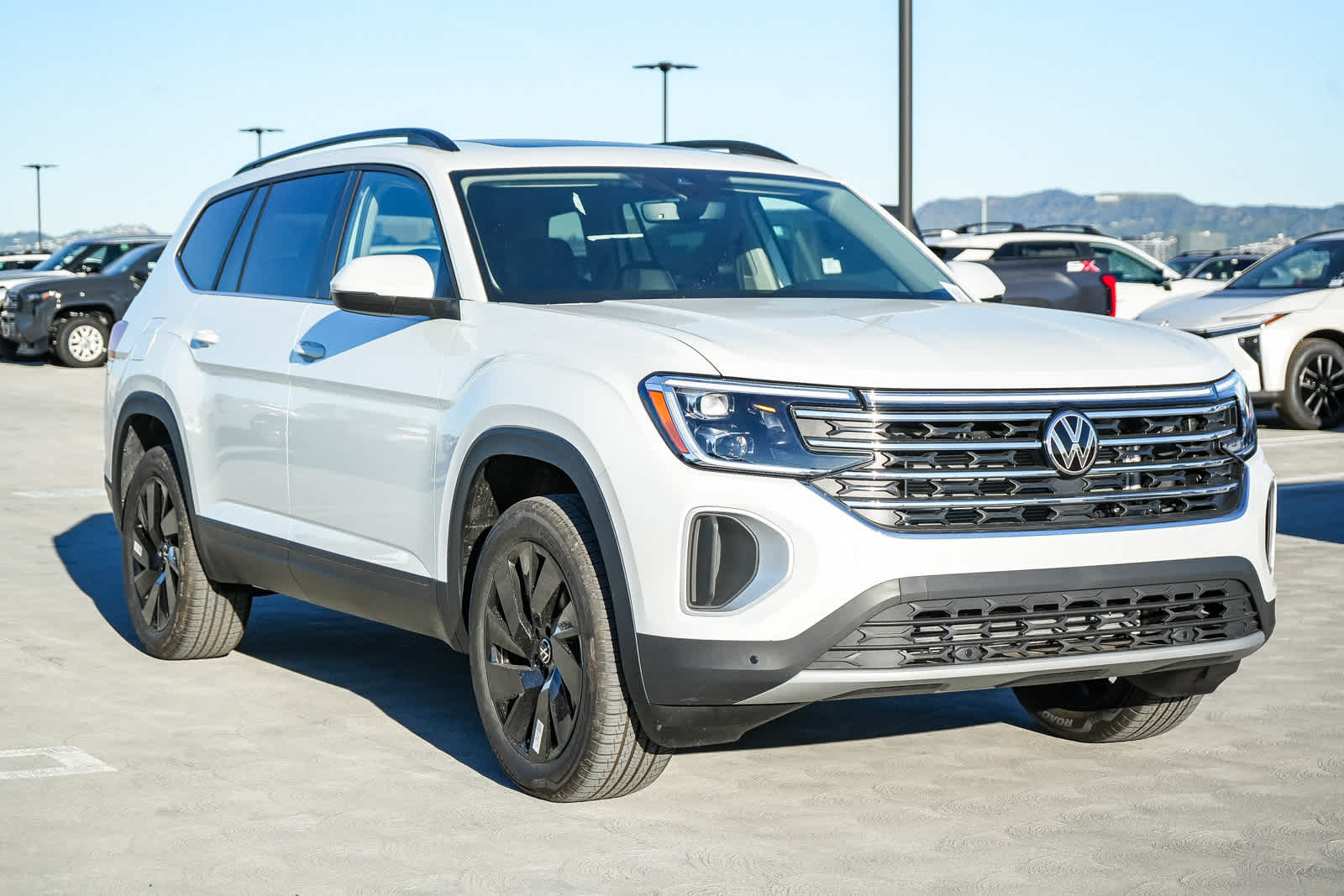 Thumbnail: 2026 Volkswagen Atlas - 3