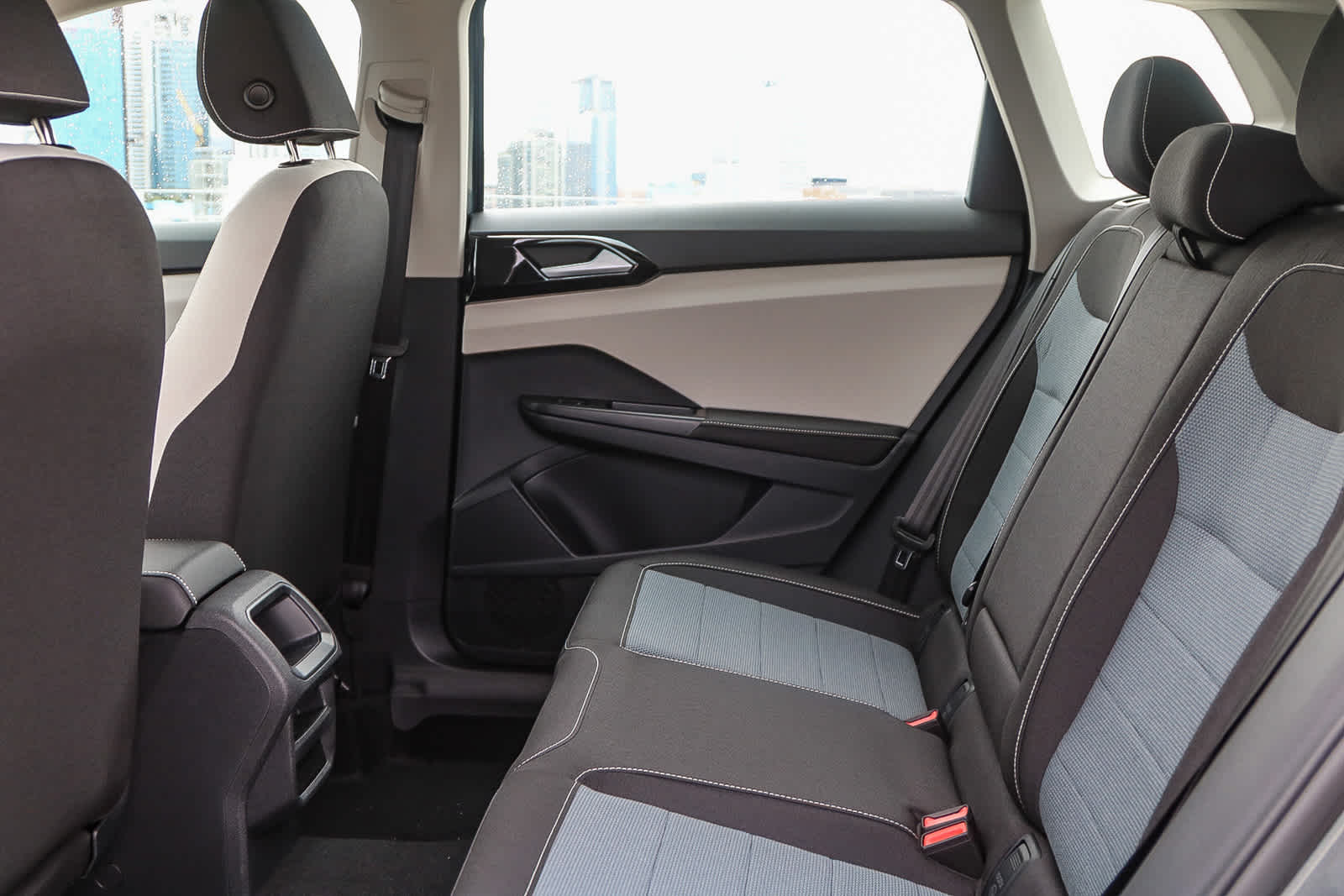 Thumbnail: 2025 Volkswagen Taos - 20