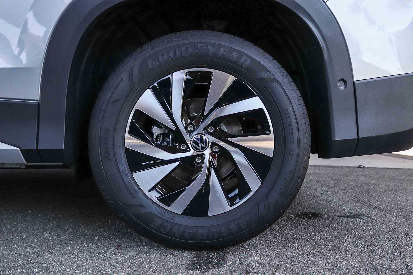 Thumbnail: 2026 Volkswagen Tiguan - 10